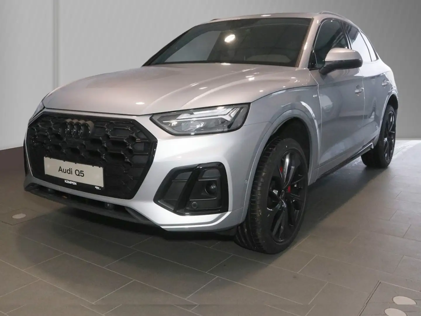 Audi Q5 40 TDI UPE 80.005 S line Assist AHK OLED Pano Silber - 2