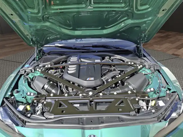 BMW M4 view 13