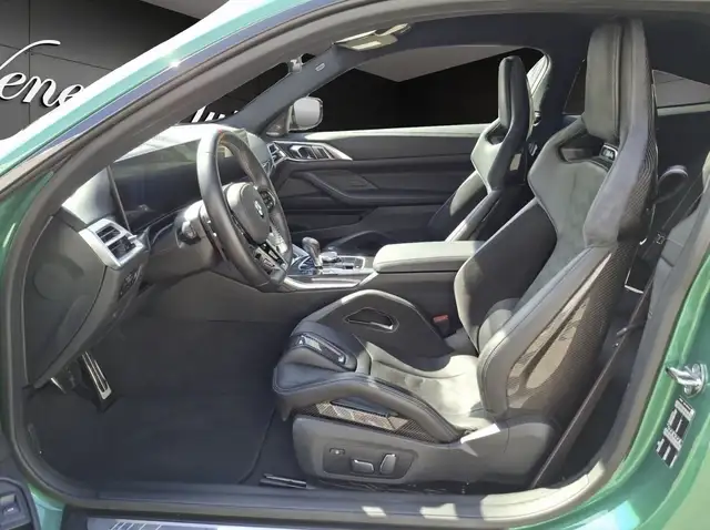 BMW M4 view 6