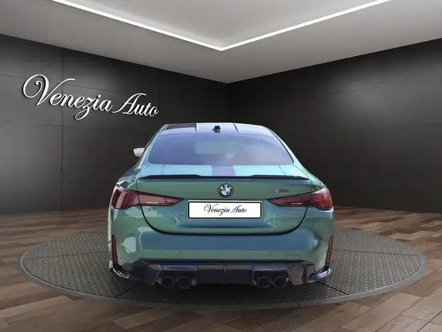 BMW M4 view 4