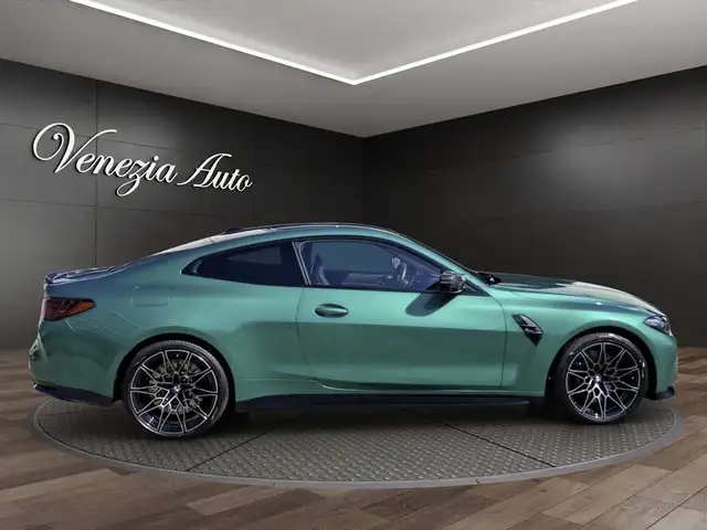 BMW M4 view 11