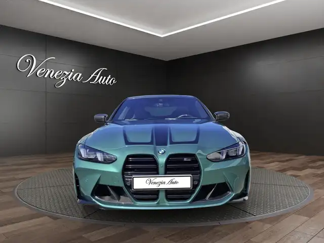 BMW M4 view 2