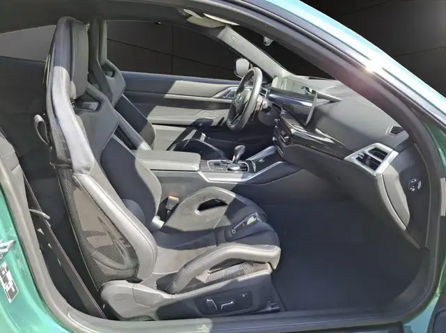 BMW M4 view 12