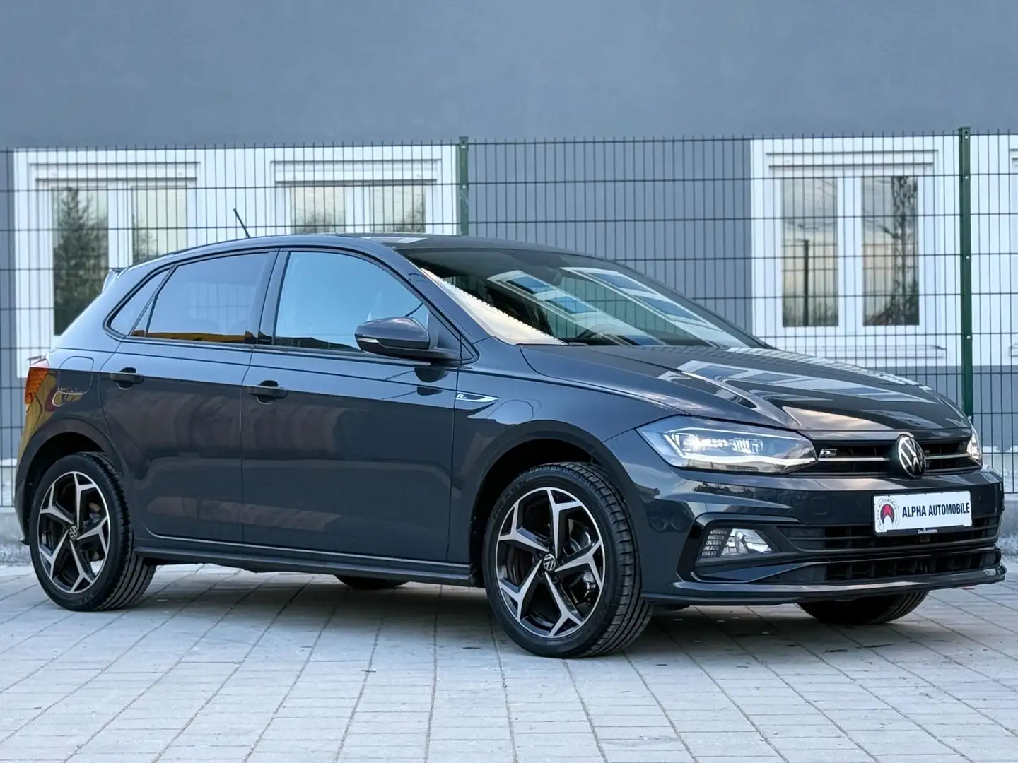 Volkswagen Polo VI R-LINE/CarPlay/LED/TEMP/NAVI/PDC/2Z-KLIM Сірий - 2