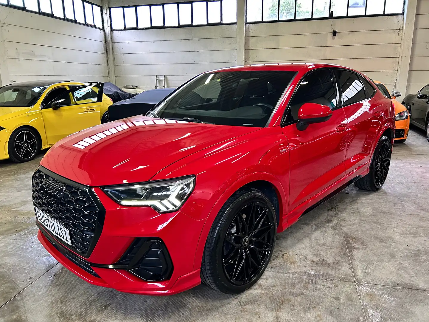 Audi Q3 Sportback 40tdi quattro S Line Rood - 1