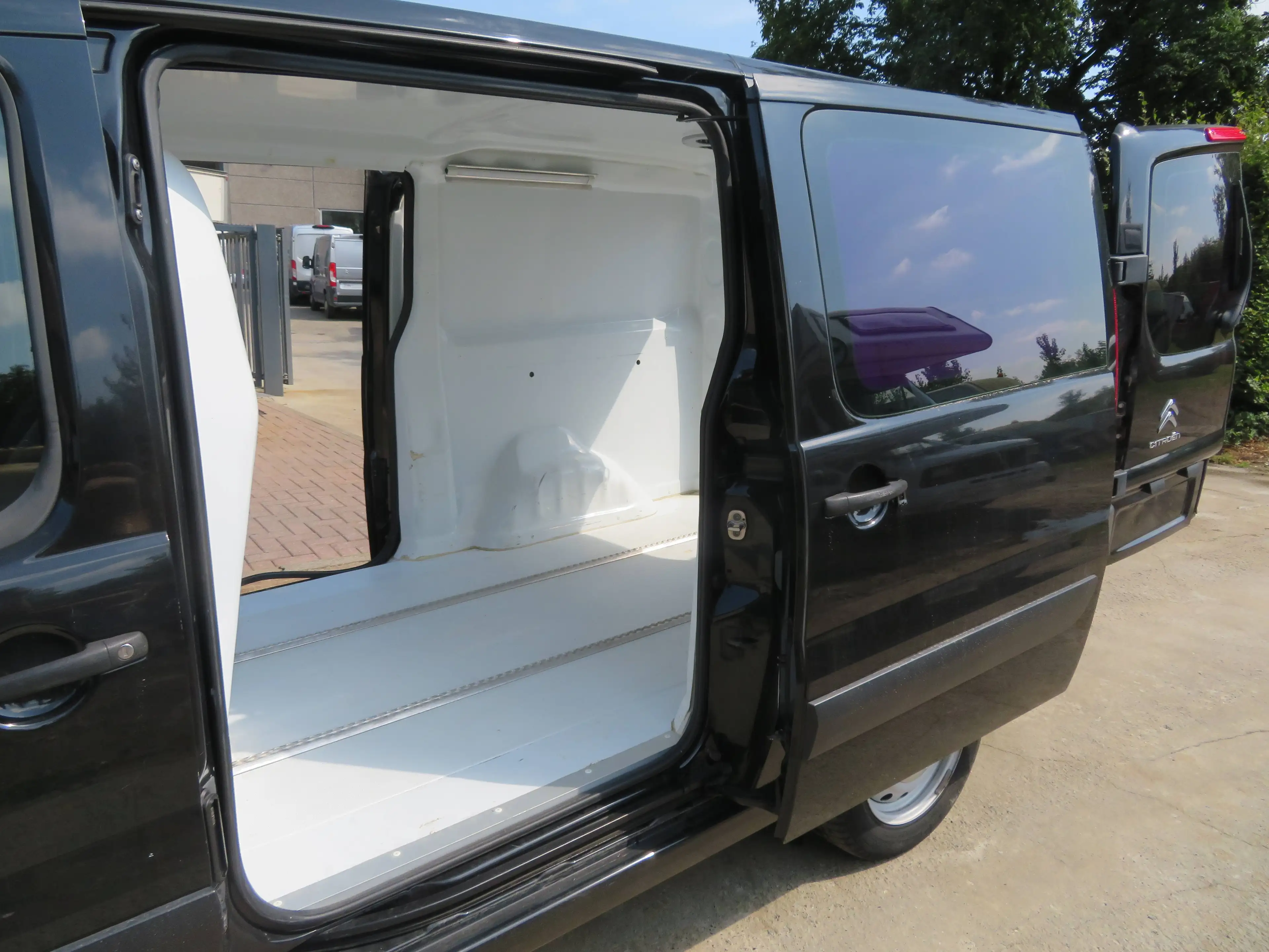 Citroen Jumpy 2.0 BlueHDI — photo 11