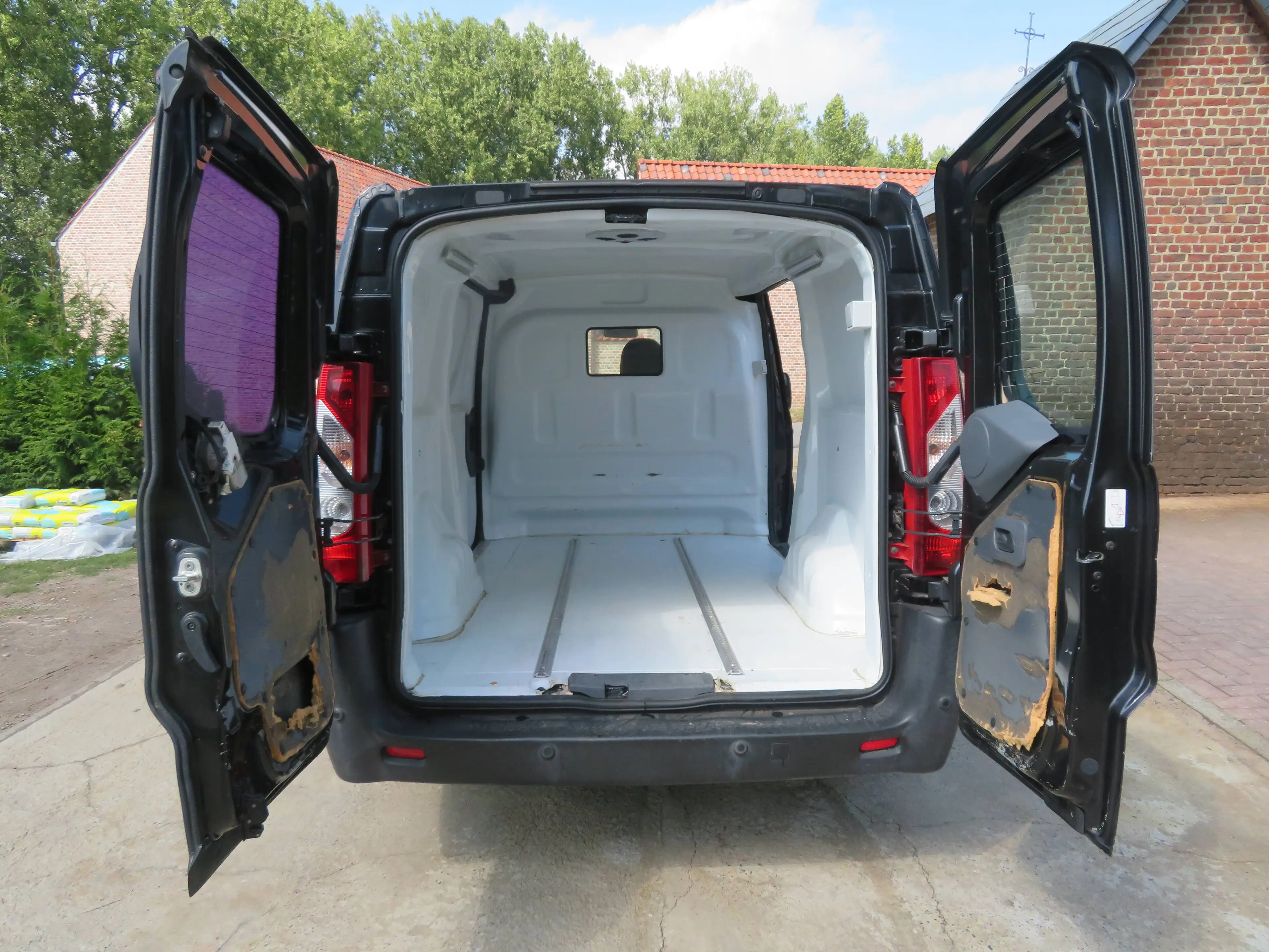 Citroen Jumpy 2.0 BlueHDI — photo 10