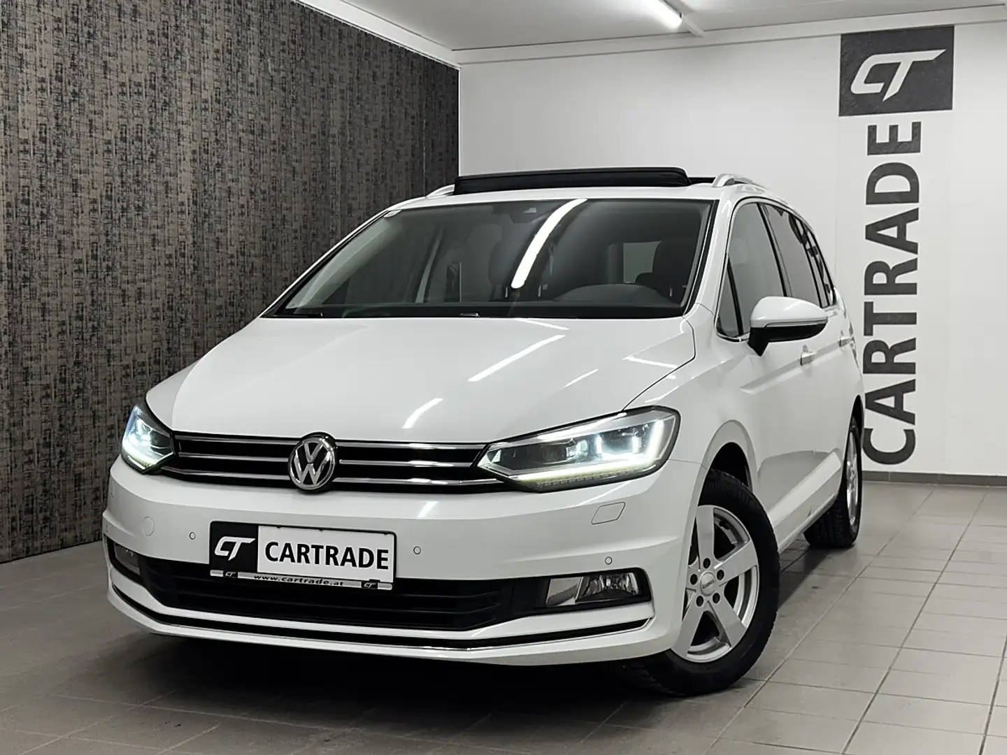 Volkswagen Touran Highline 1,6 SCR TDI DSG / LED/ PANORAMAD./ ACC... Weiß - 1