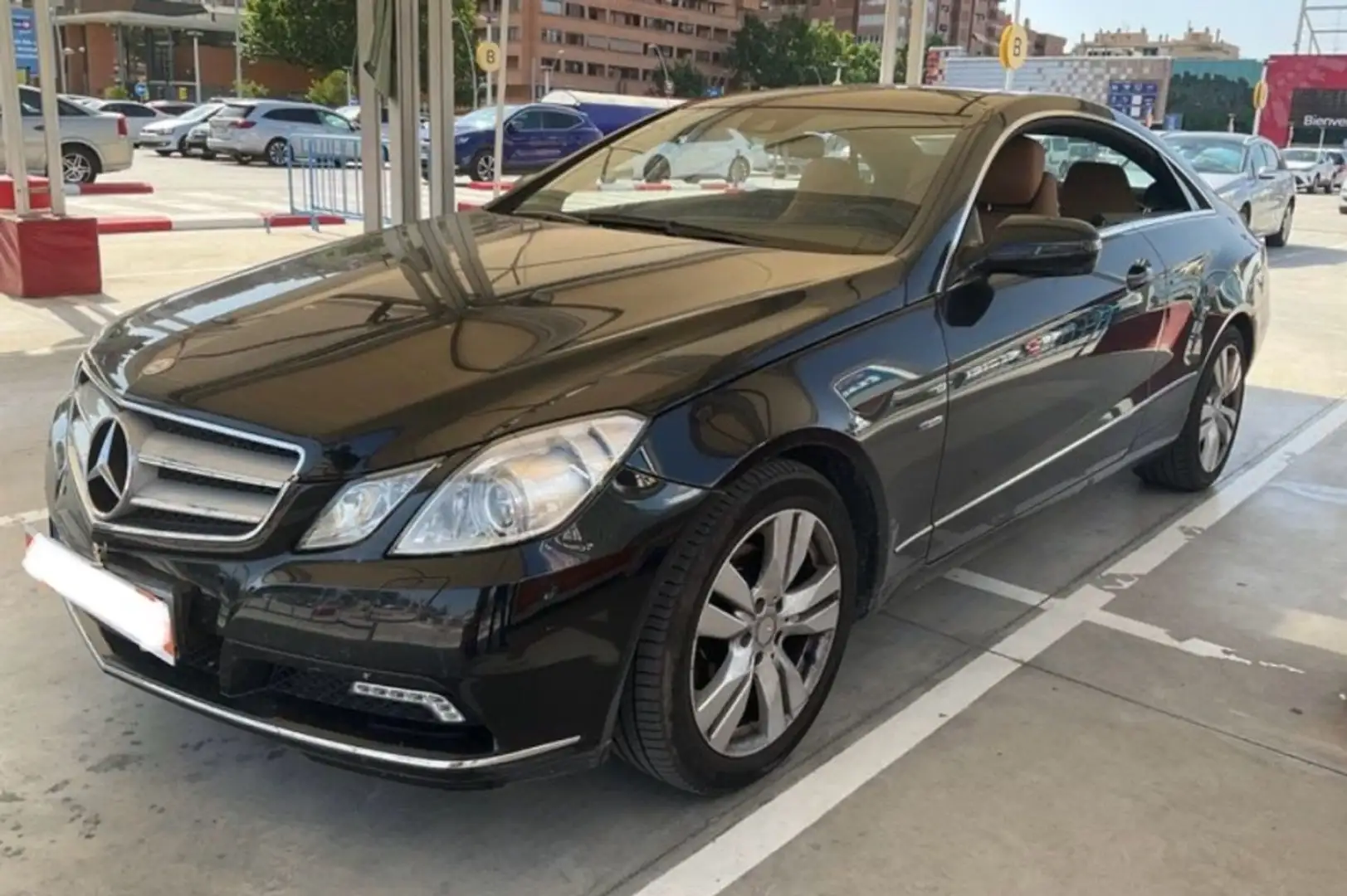 Mercedes-Benz E 250 Coupé CGI BE Aut. Zwart - 1