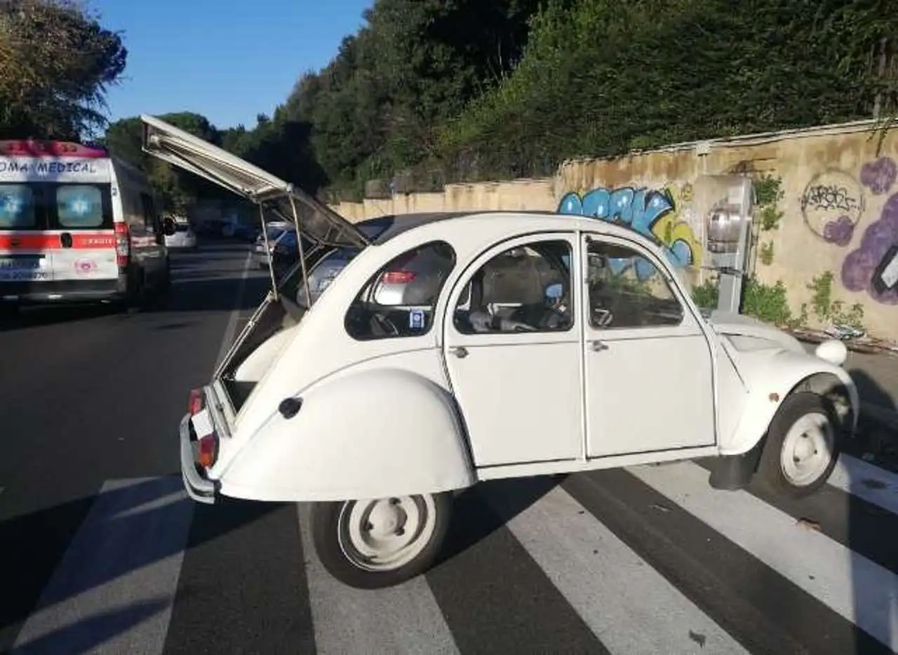 Citroen 2CV6 0.6 Special, foto 6