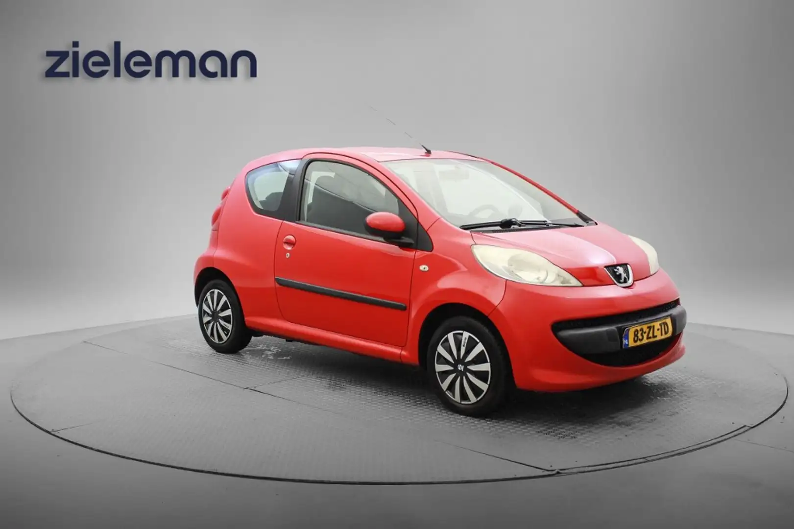 Peugeot 107 1.0 12V XS crvena - 1