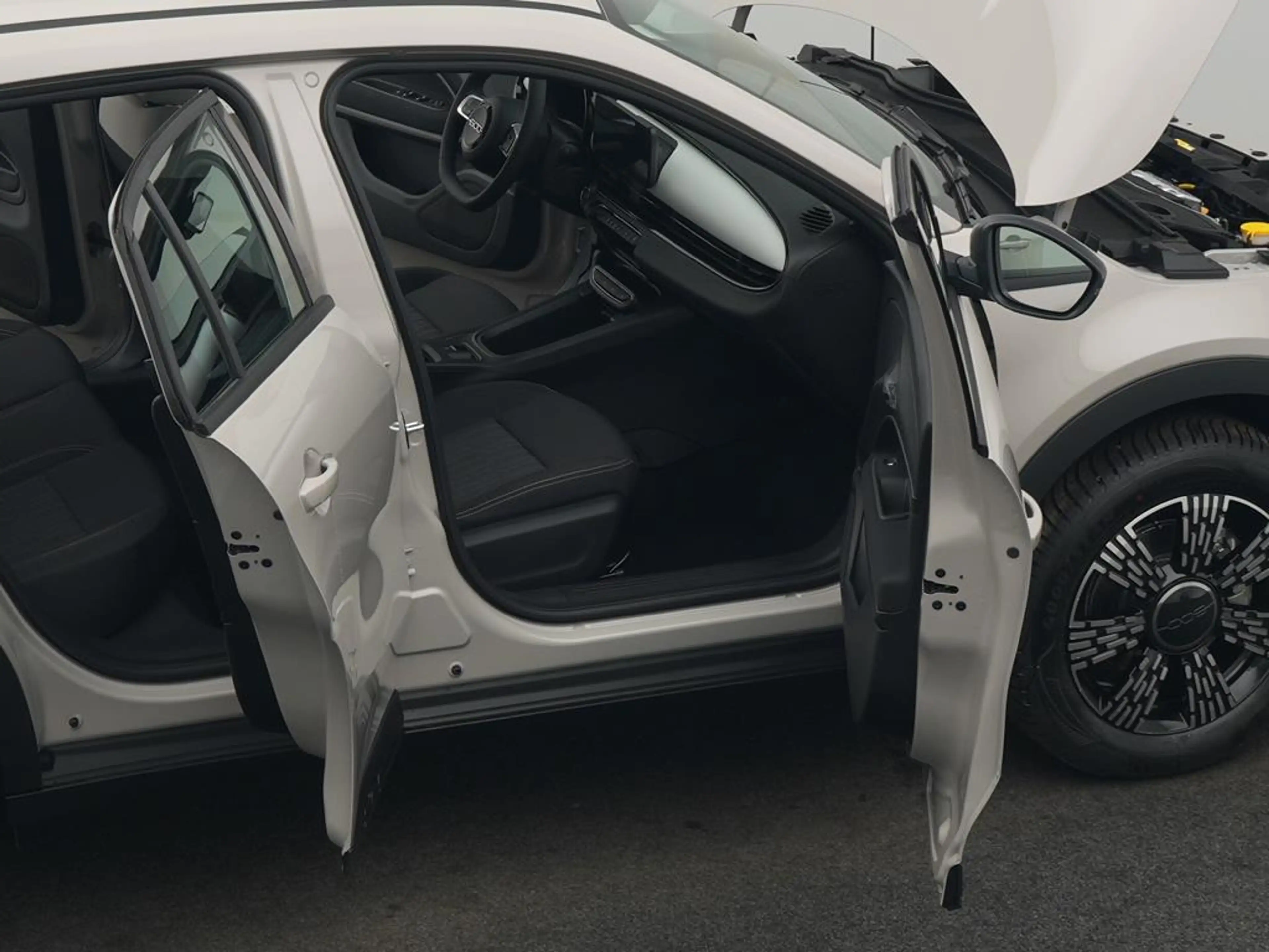 Fiat 600 Hybrid Business Edition+ Allwetterreifen — photo 13