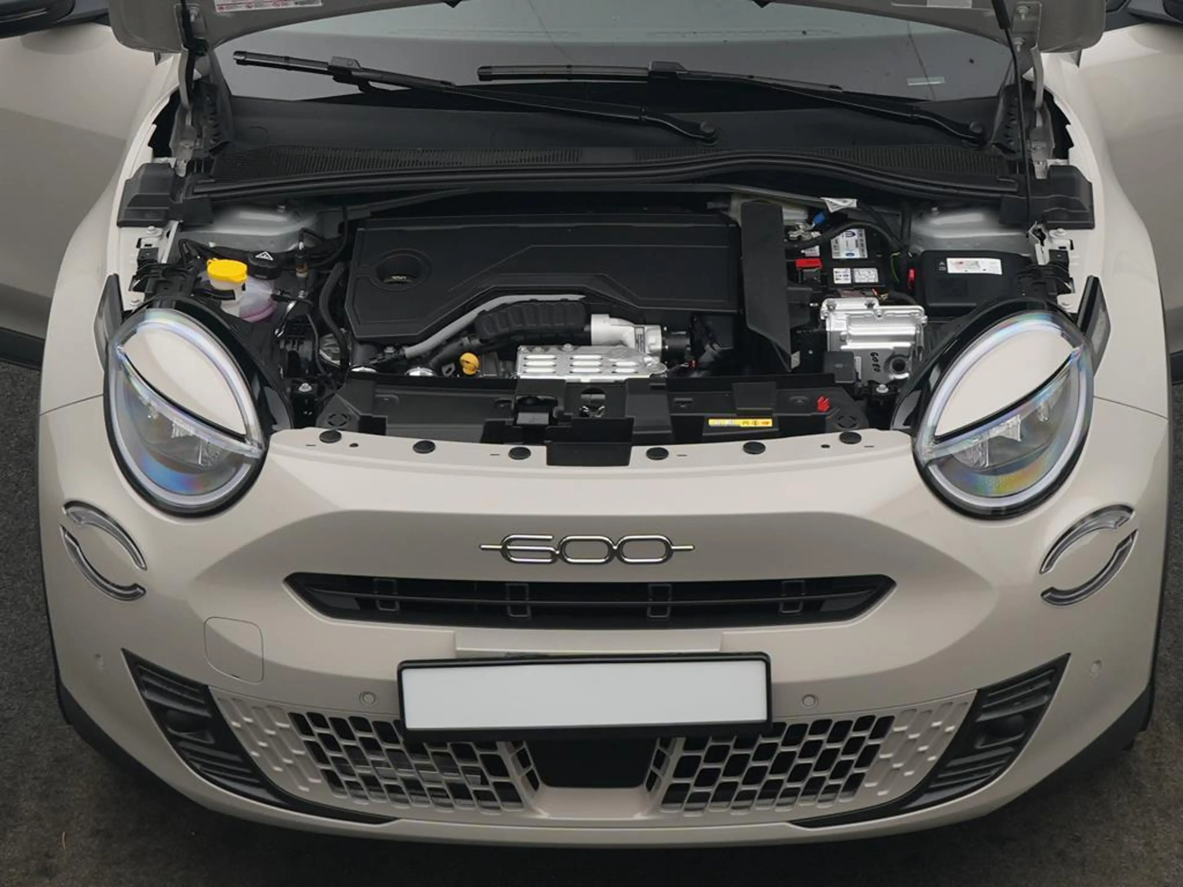 Fiat 600 Hybrid Business Edition+ Allwetterreifen — photo 8