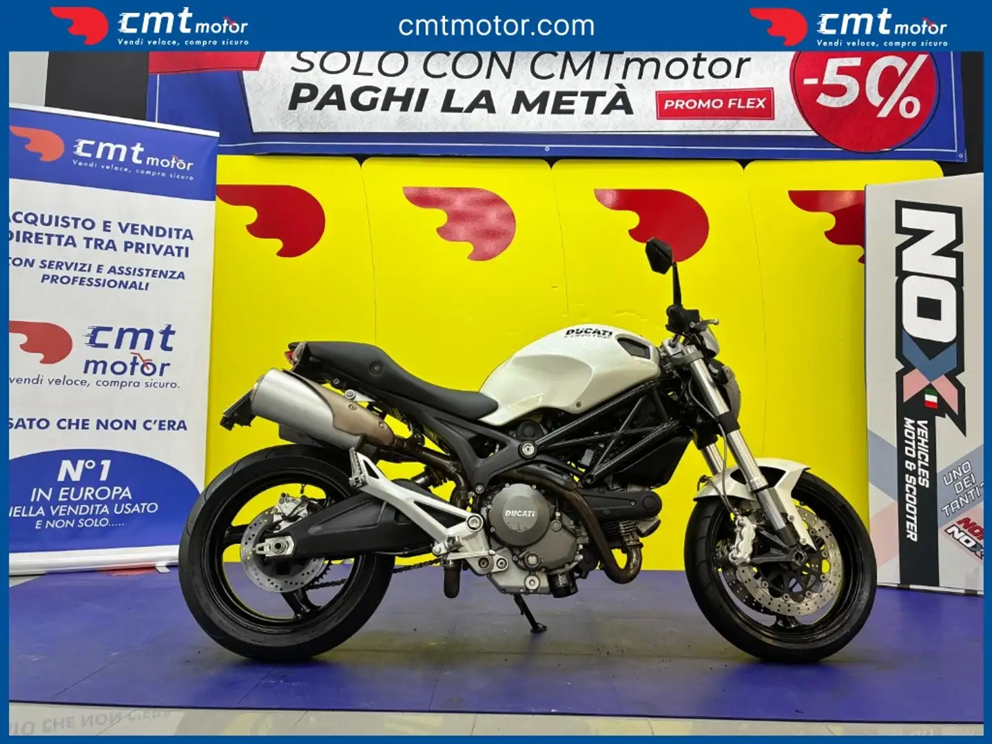 Ducati Monster 696 Plus - 1