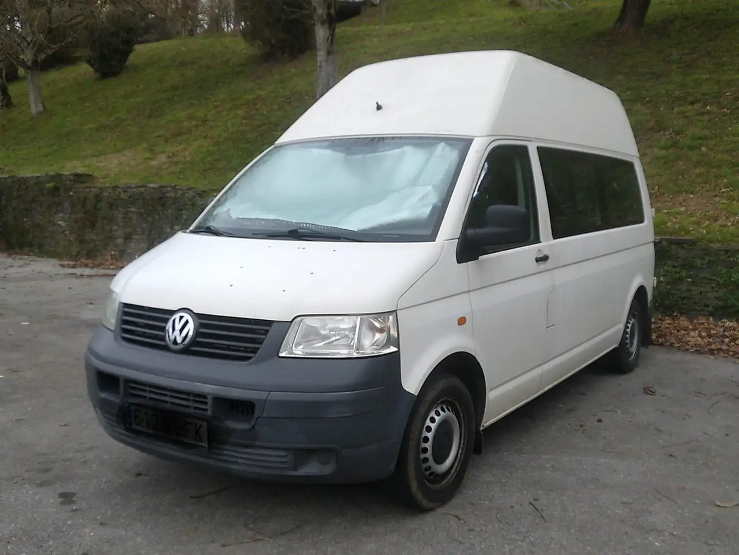 Volkswagen T5 Caravelle Caravelle 1.9TDI Trendline Largo Trendline Largo Biały - 1