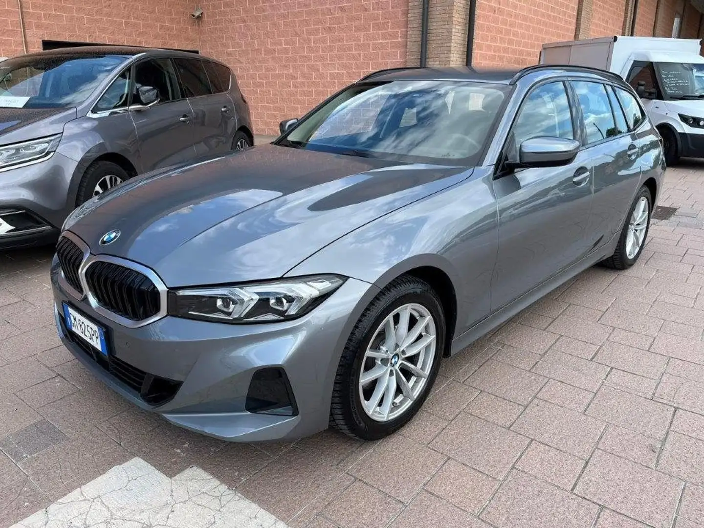 BMW 320 Serie 3  Touring 320d Touring mhev 48V xdrive auto Grigio - 1