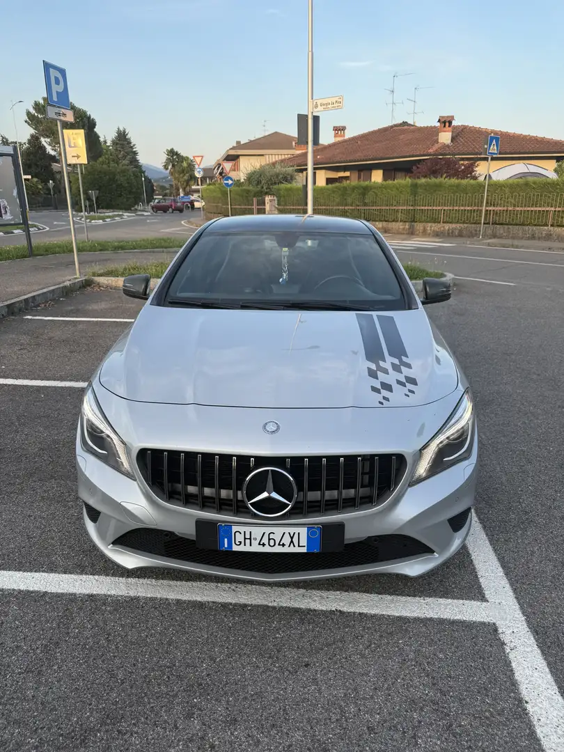 Mercedes-Benz CLA 180 Premium - 1
