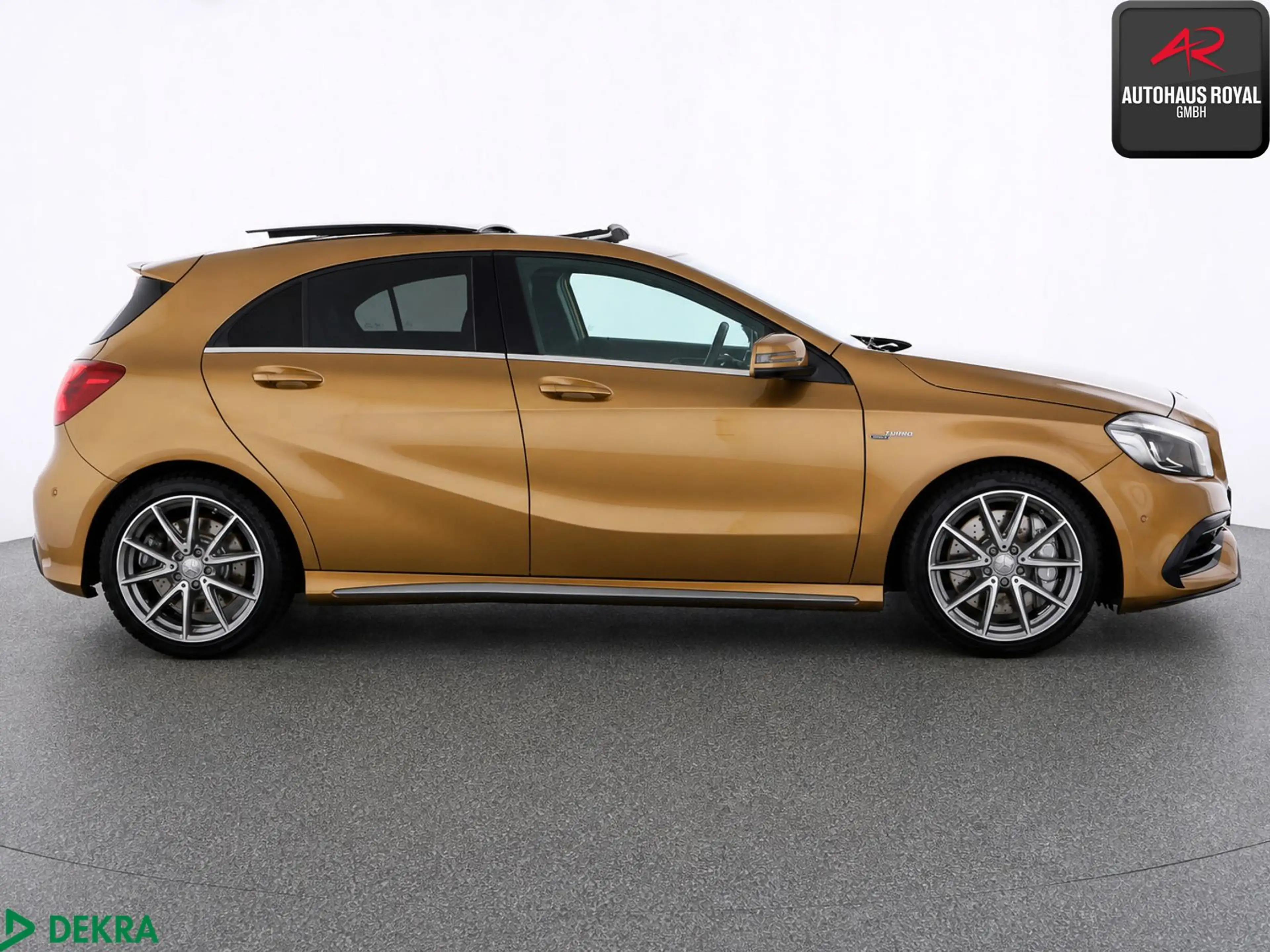 Mercedes-Benz A 45 AMG A 45 AMG 4M PANORAMA,KAMERA,SCHECKHEFT,NAVI,LED — photo 6