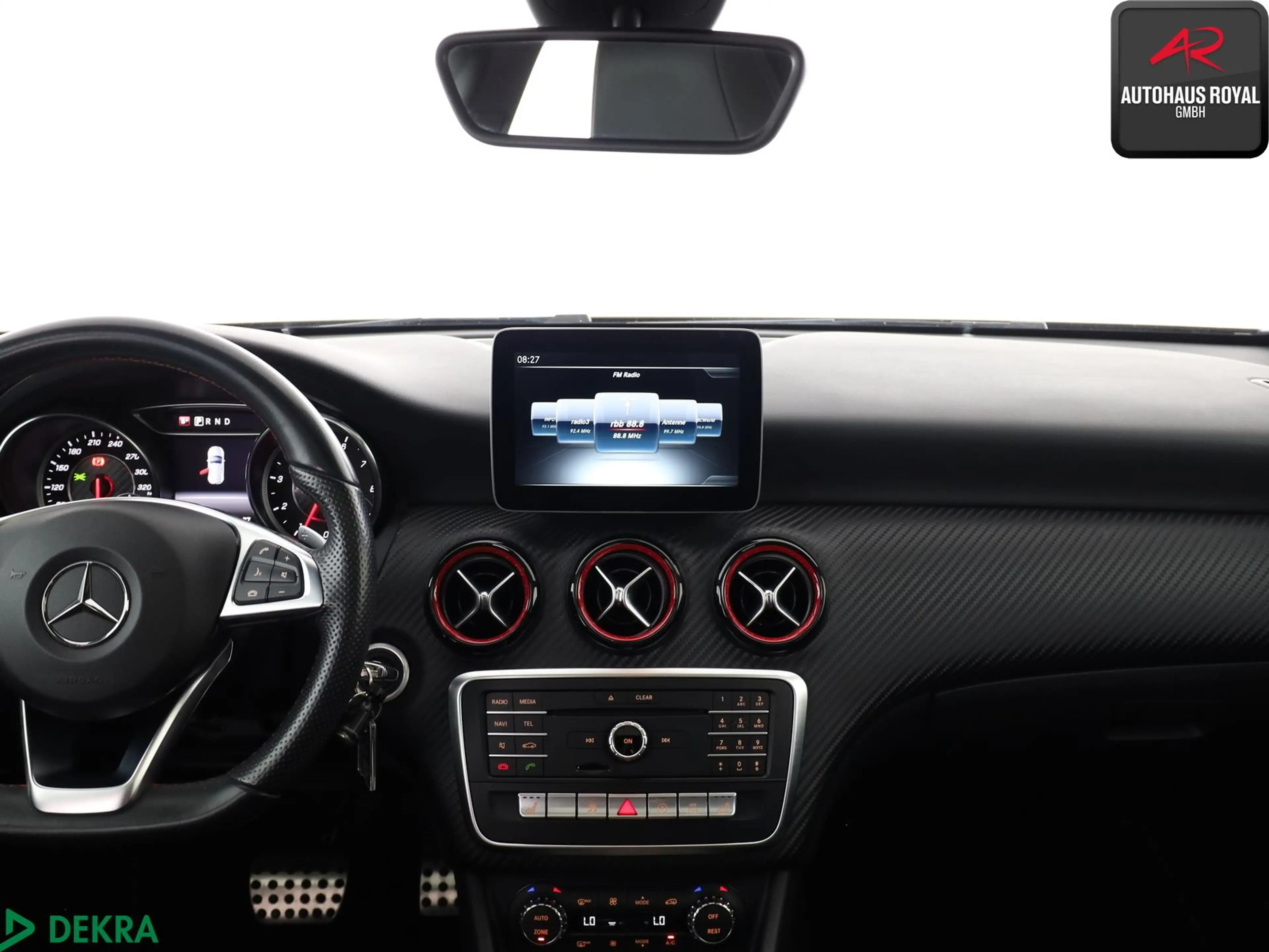 Mercedes-Benz A 45 AMG A 45 AMG 4M PANORAMA,KAMERA,SCHECKHEFT,NAVI,LED — photo 9