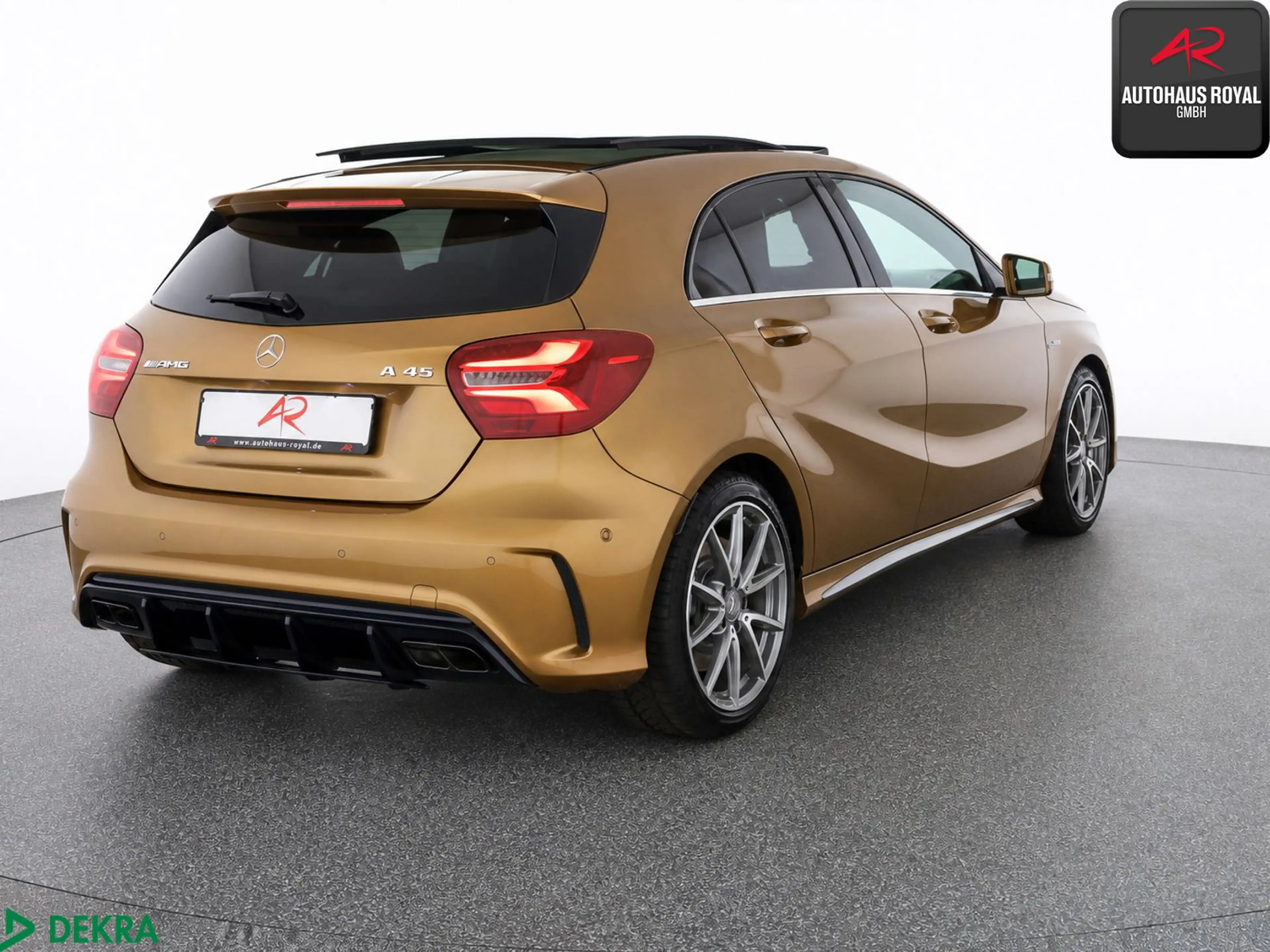 Mercedes-Benz A 45 AMG A 45 AMG 4M PANORAMA,KAMERA,SCHECKHEFT,NAVI,LED — photo 5