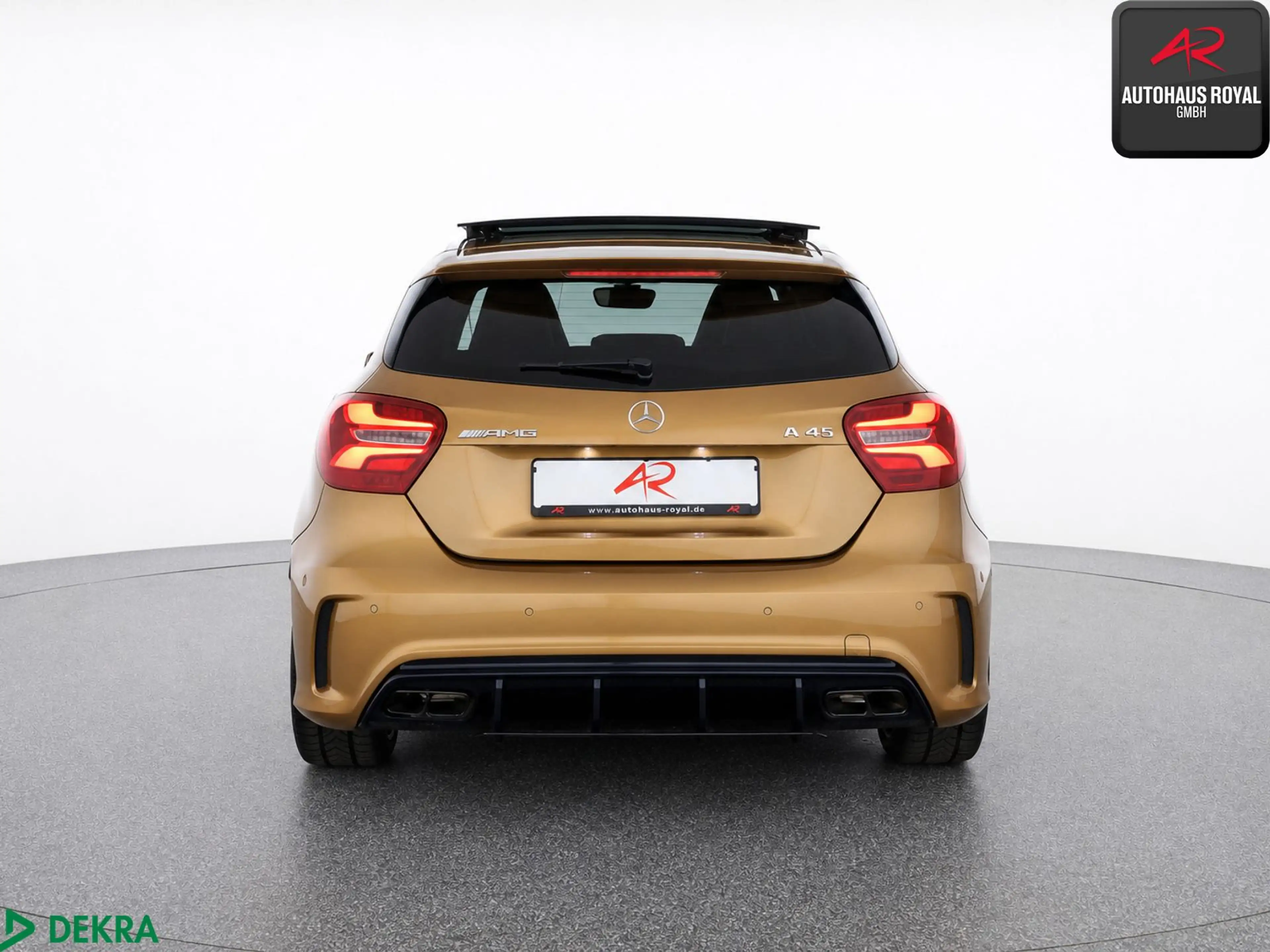 Mercedes-Benz A 45 AMG A 45 AMG 4M PANORAMA,KAMERA,SCHECKHEFT,NAVI,LED — photo 4