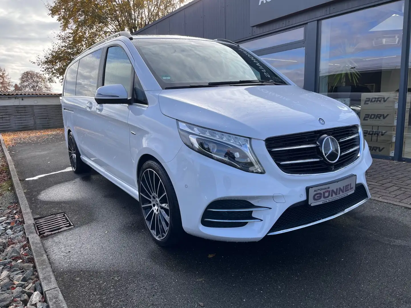 Mercedes-Benz V 250 CDI Avantgarde+AMG+LED+AHK+PANO+SHZ Weiß - 1