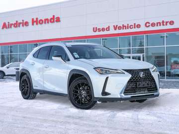 UX 250h: Hybrid, Sunroof, AWD!