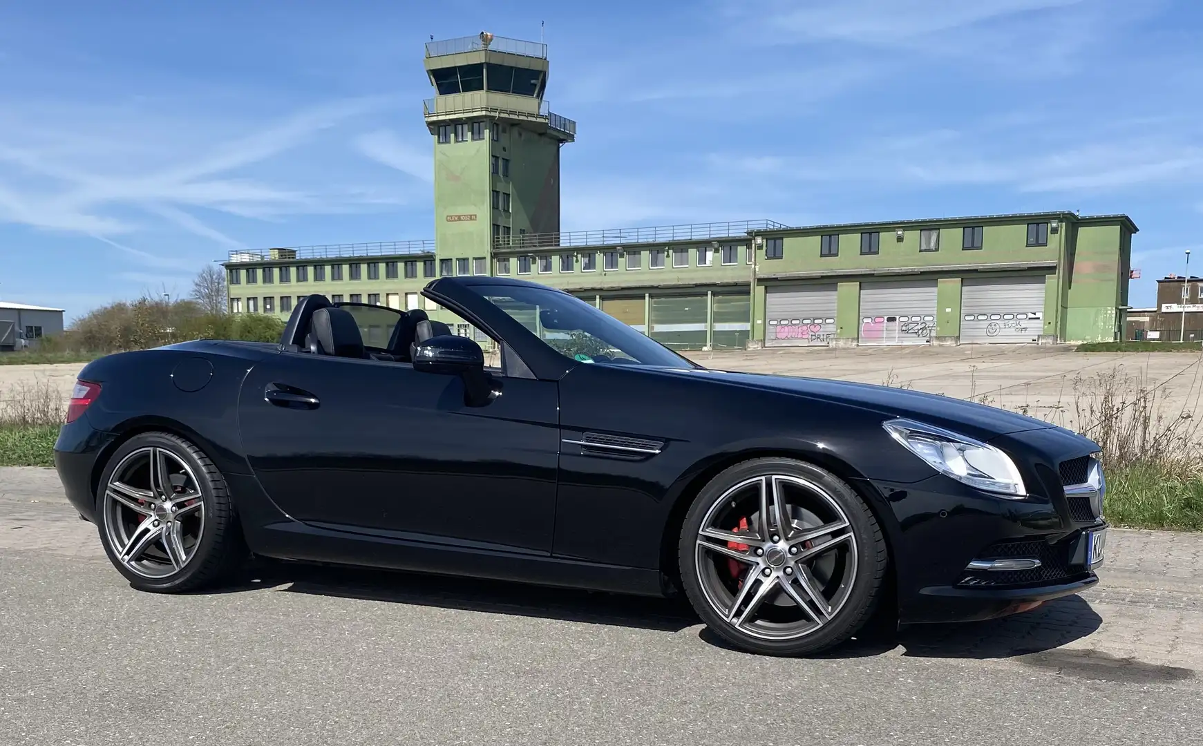 Mercedes-Benz SLK 300 9G-TRONIC, Airscarf, Navi, Leder,  Pano Schwarz - 1