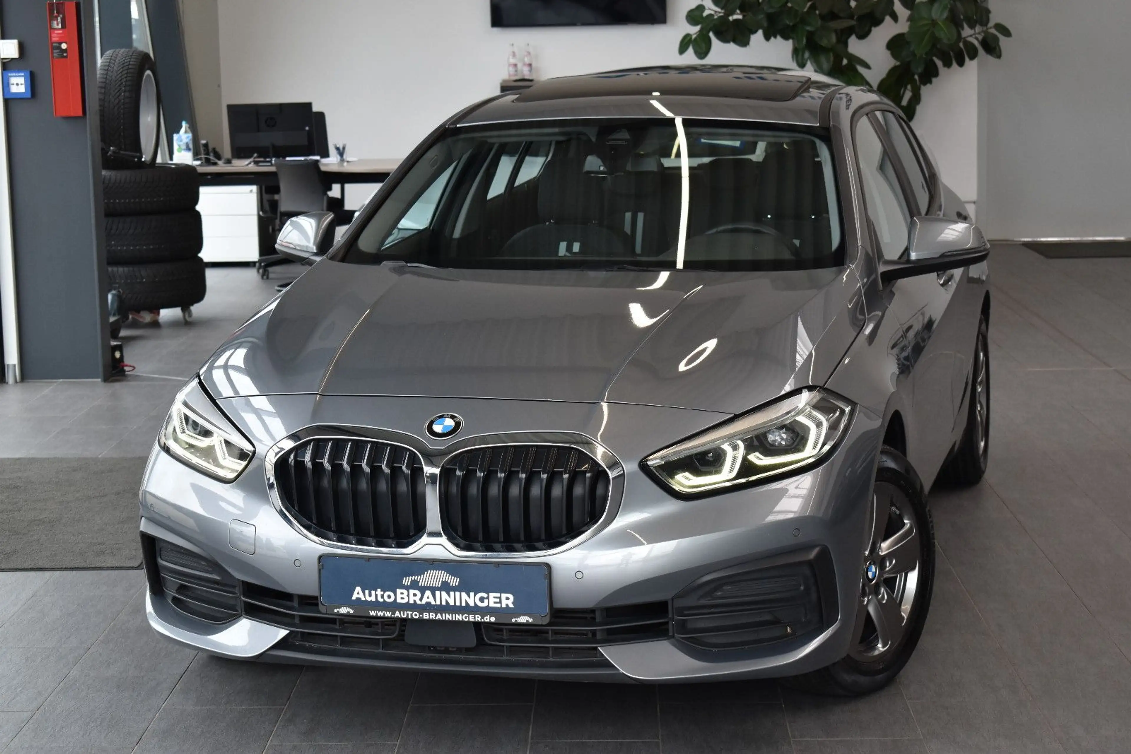 BMW 118 d Limo Advantage Aut. LED~PanoSD~DAB~LiveCo.