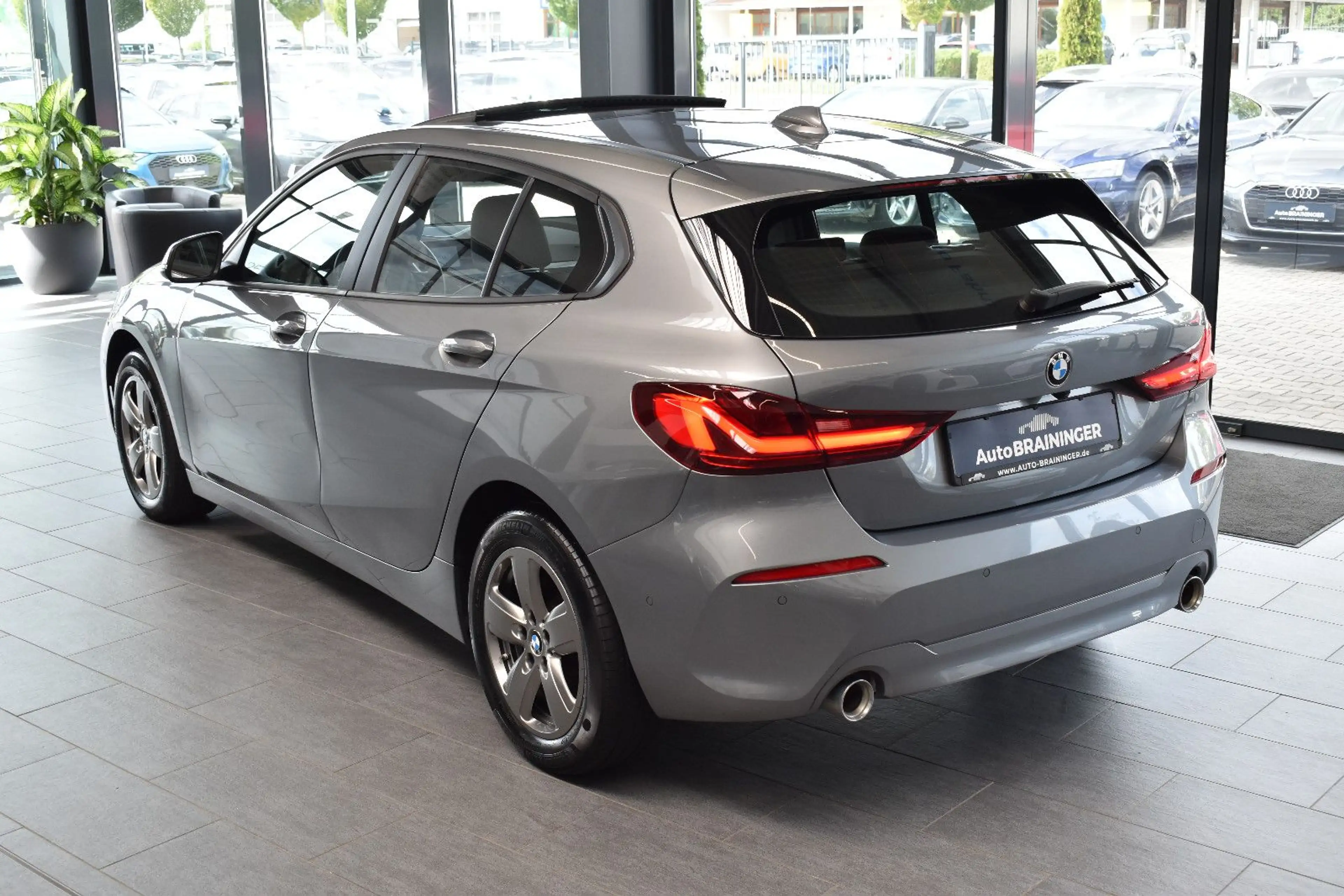 BMW 118 d Limo Advantage Aut. LED~PanoSD~DAB~LiveCo. — photo 7