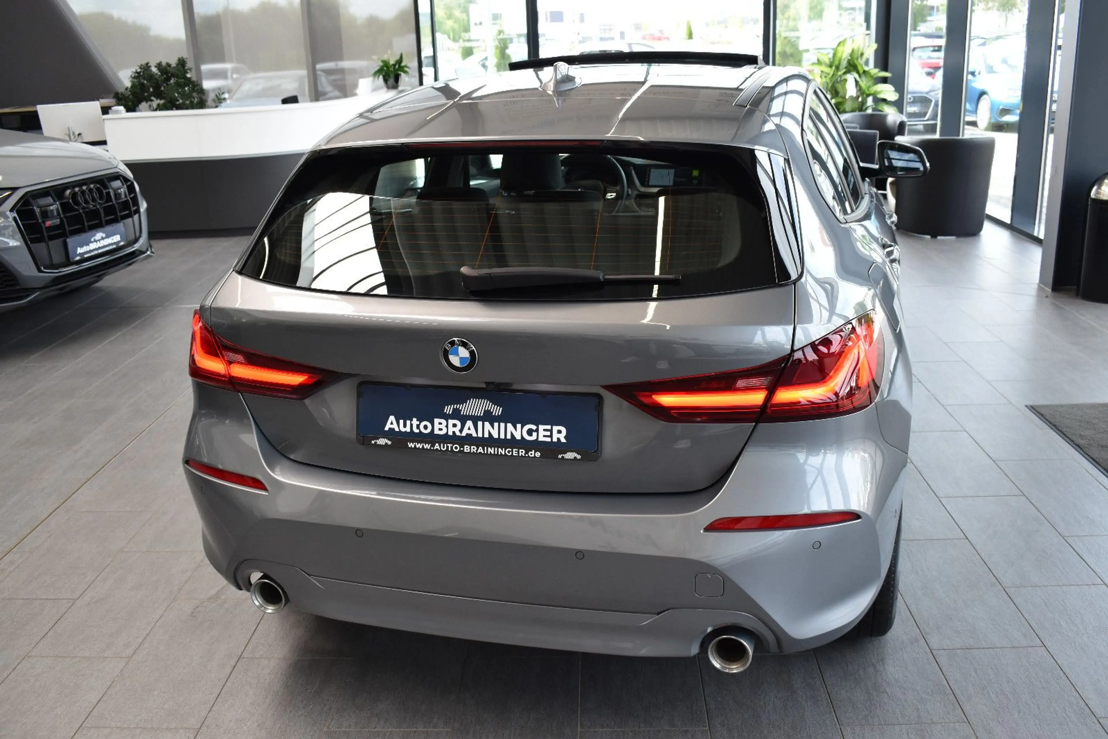 BMW 118 d Limo Advantage Aut. LED~PanoSD~DAB~LiveCo. — photo 6