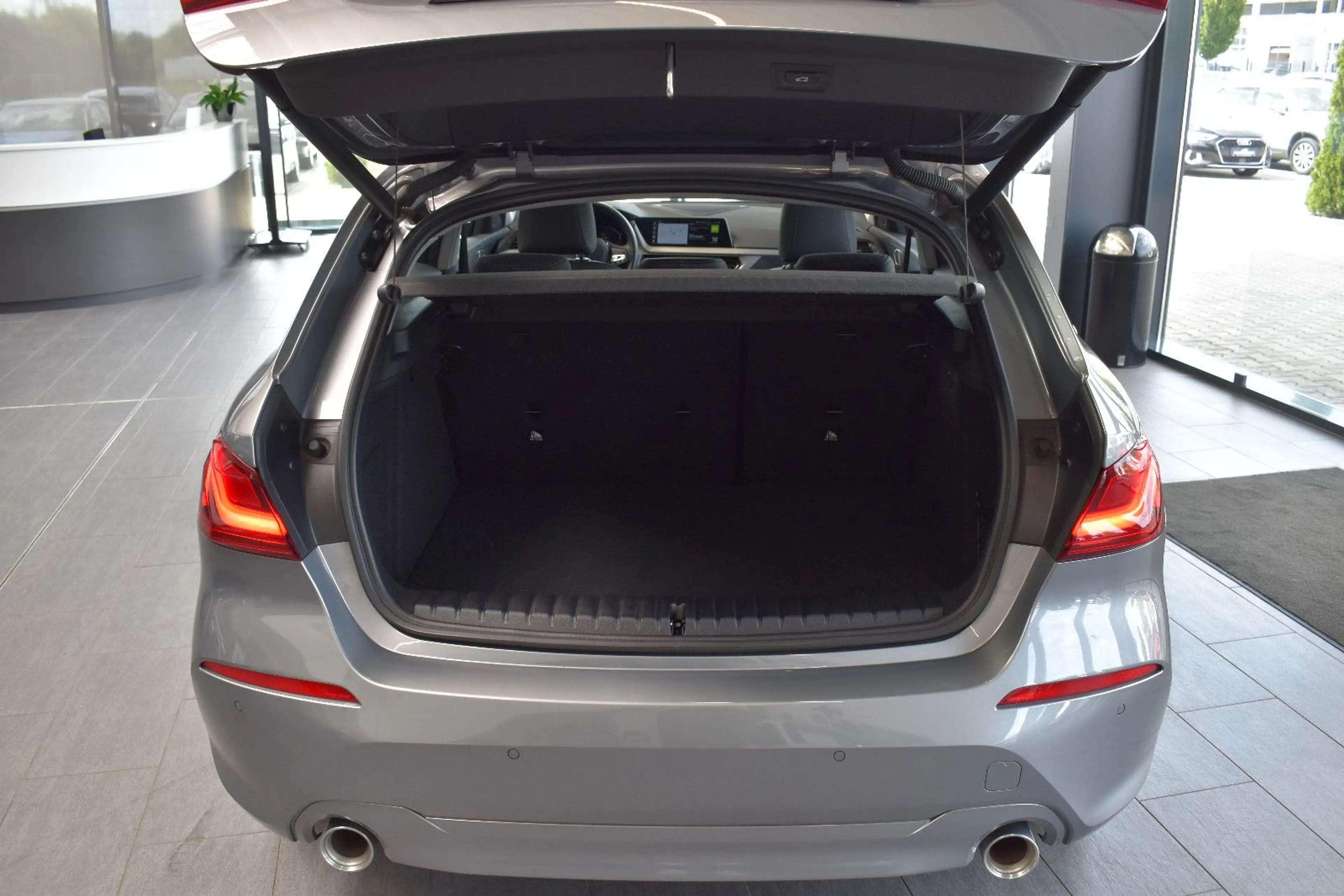 BMW 118 d Limo Advantage Aut. LED~PanoSD~DAB~LiveCo. — photo 12
