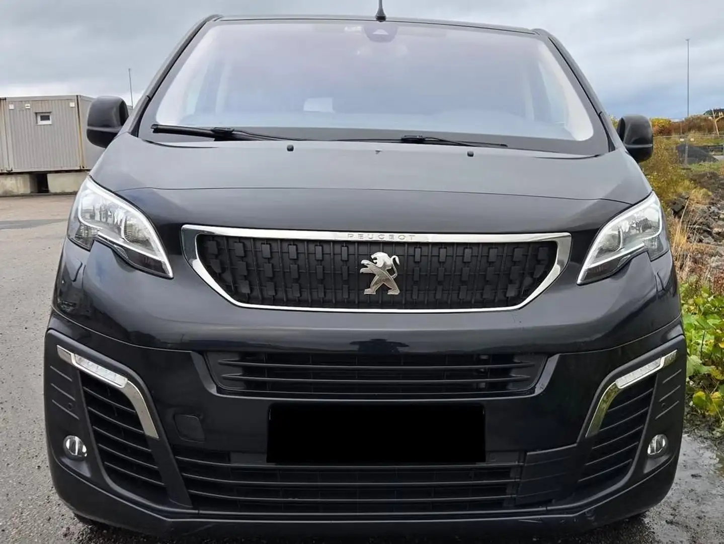 Peugeot Traveller Чорний - 1