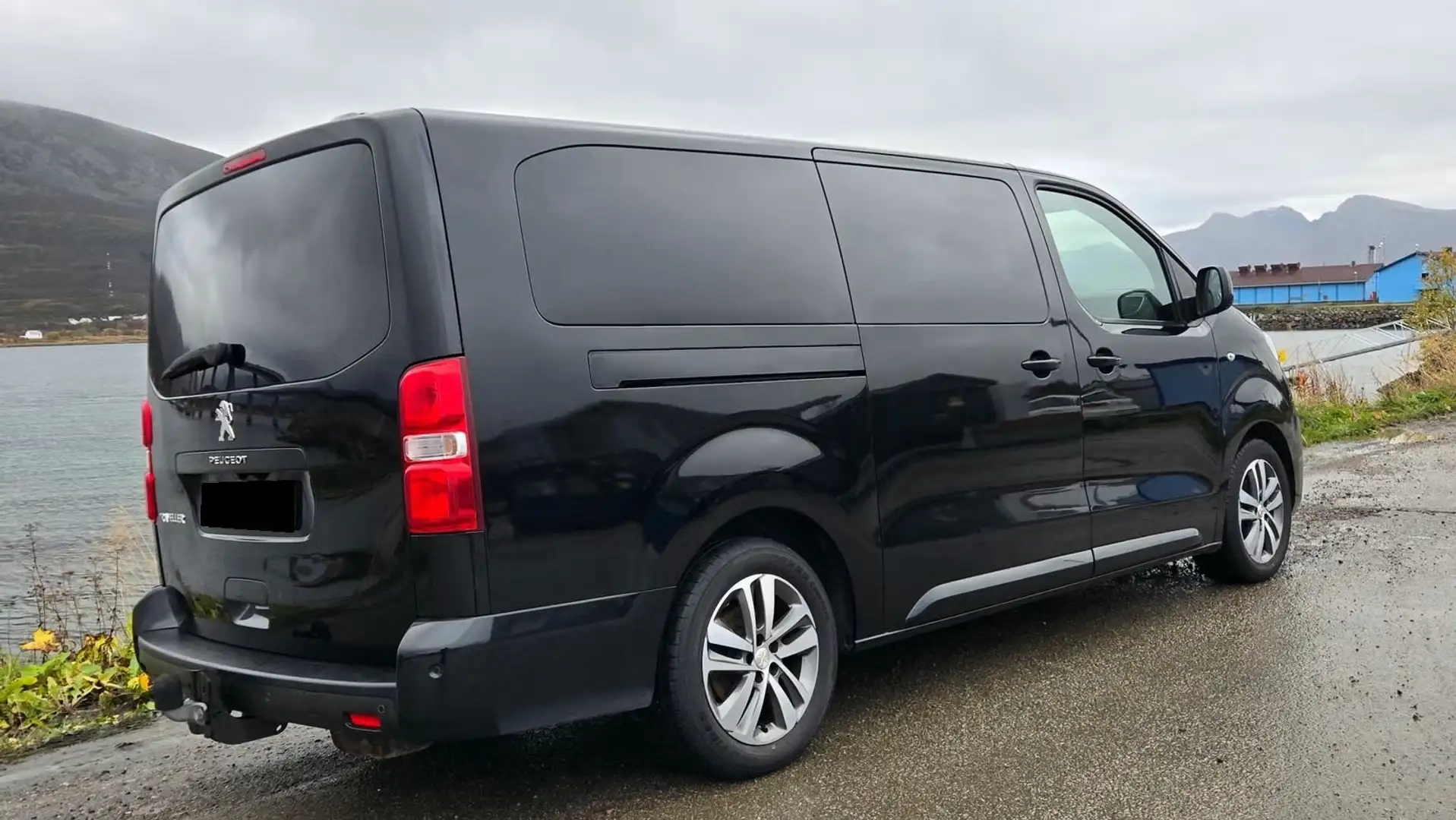 Peugeot Traveller Чорний - 2