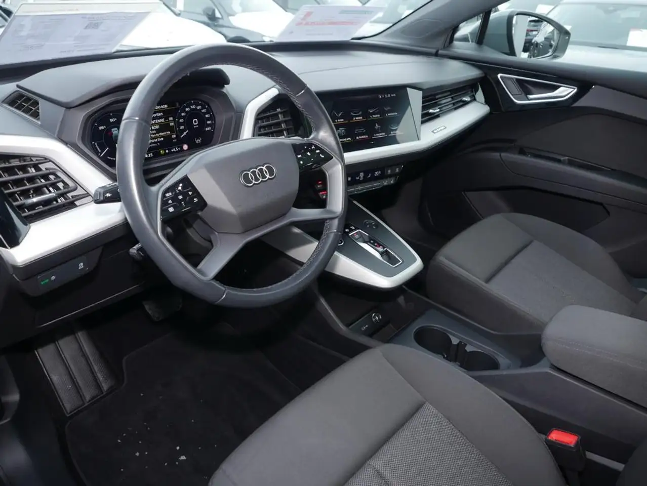 Audi Q4 e-tron 35 ACC Alu 19" CarPlay Pano RüKa SHZ 9