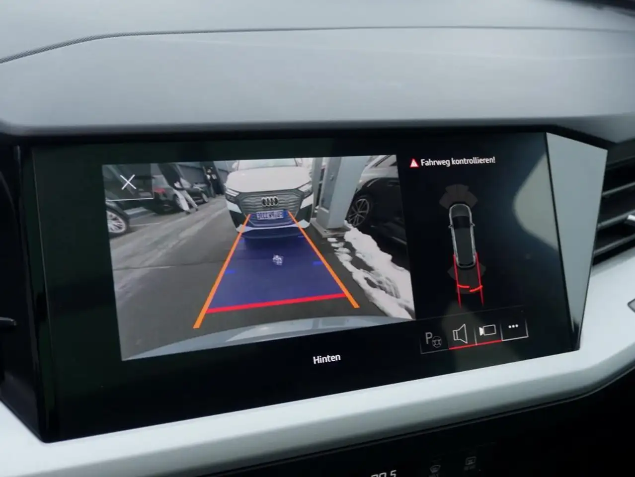 Audi Q4 e-tron 35 ACC Alu 19" CarPlay Pano RüKa SHZ 10