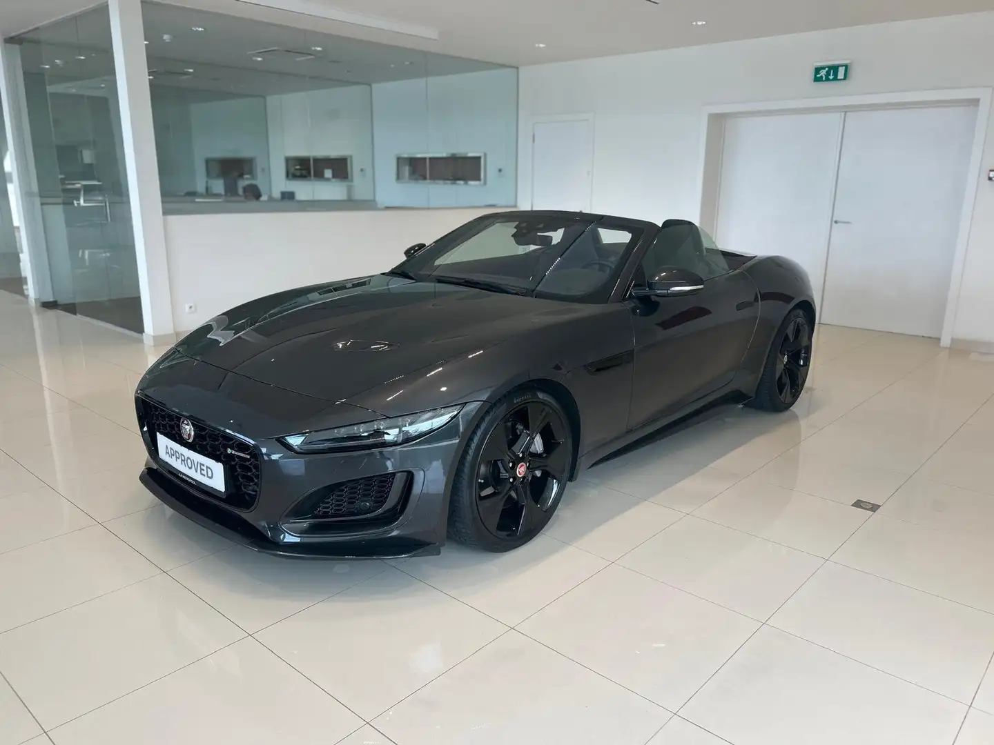 Jaguar F-Type P300 R-Dynamic Convertible Gris - 1