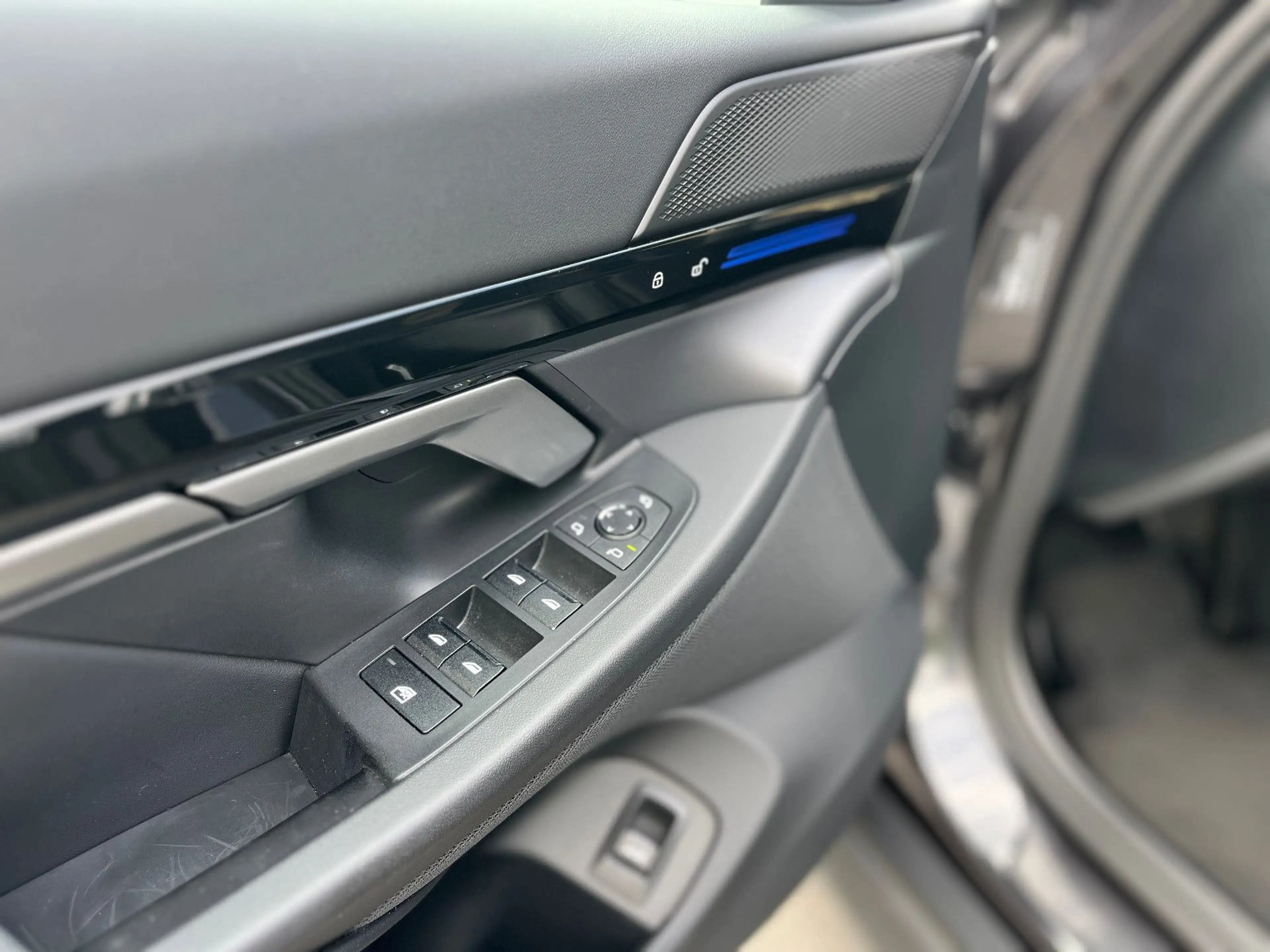 BMW 520 i Limousine adap LED Leder Sportsitz PAS 19" — photo 21