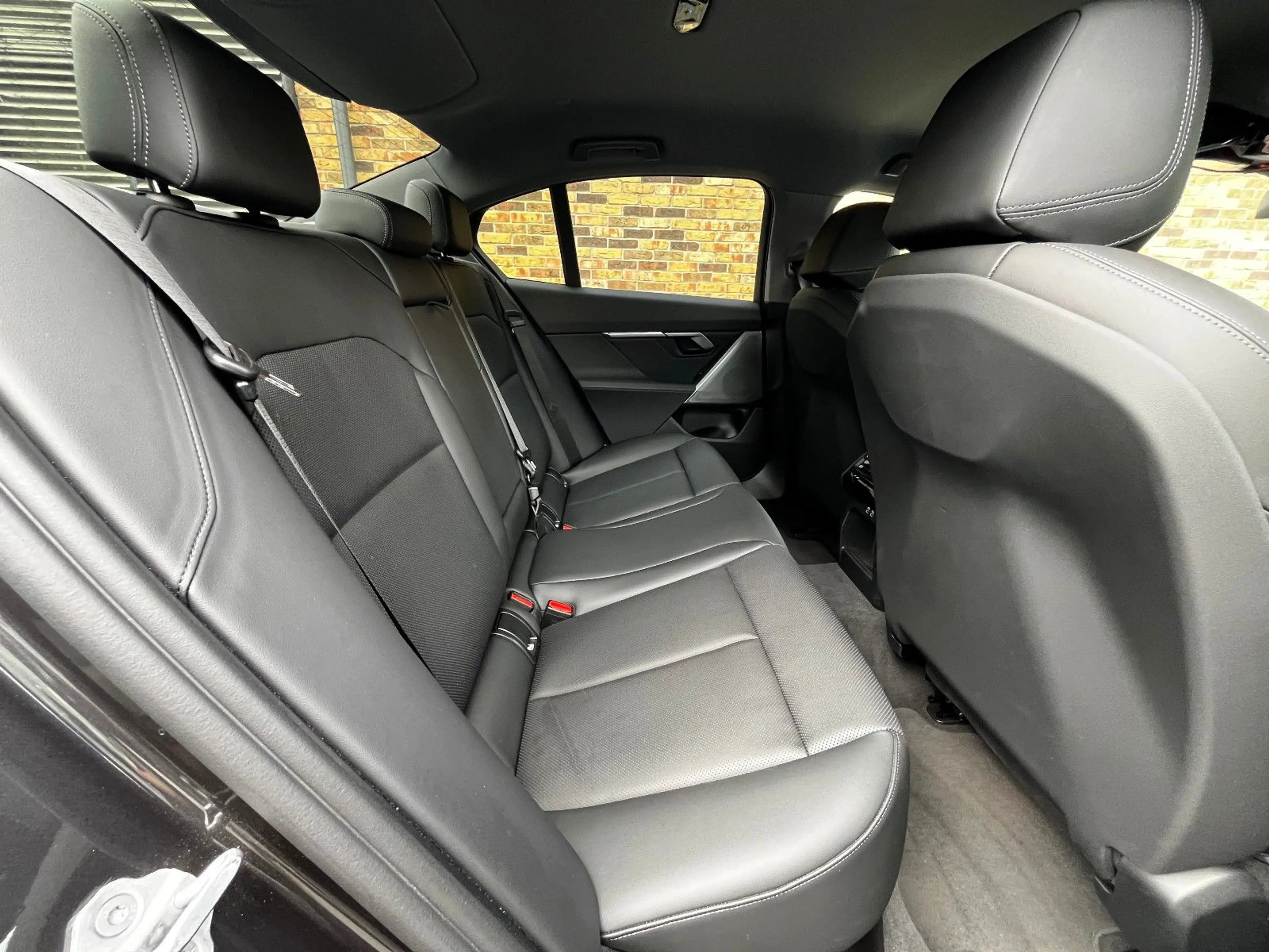 BMW 520 i Limousine adap LED Leder Sportsitz PAS 19" — photo 15