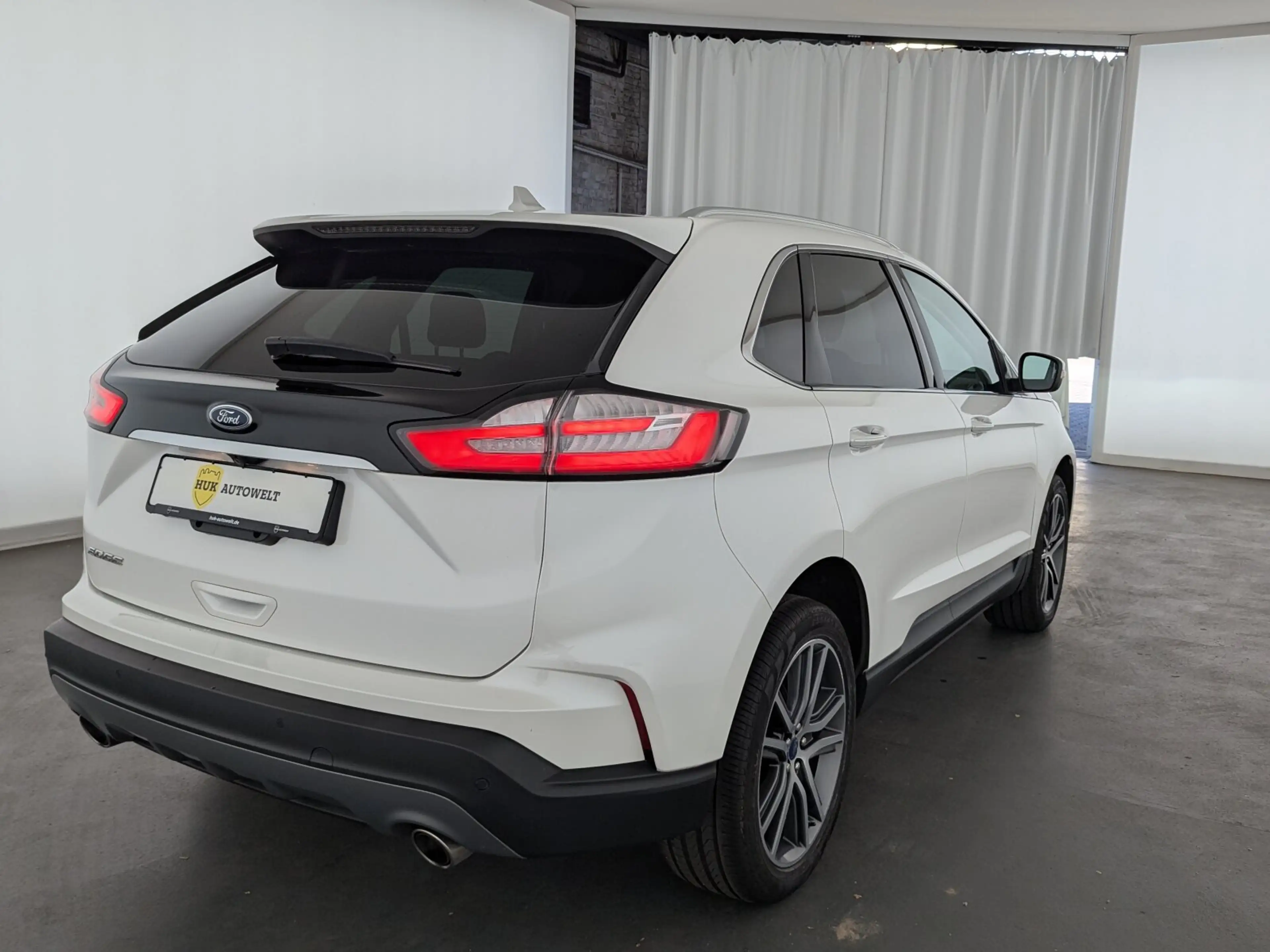 Ford Edge Edge 2.0 TDCi Titanium 4x2 S/S LED+NAVI+SHZ+RFK+ — photo 6