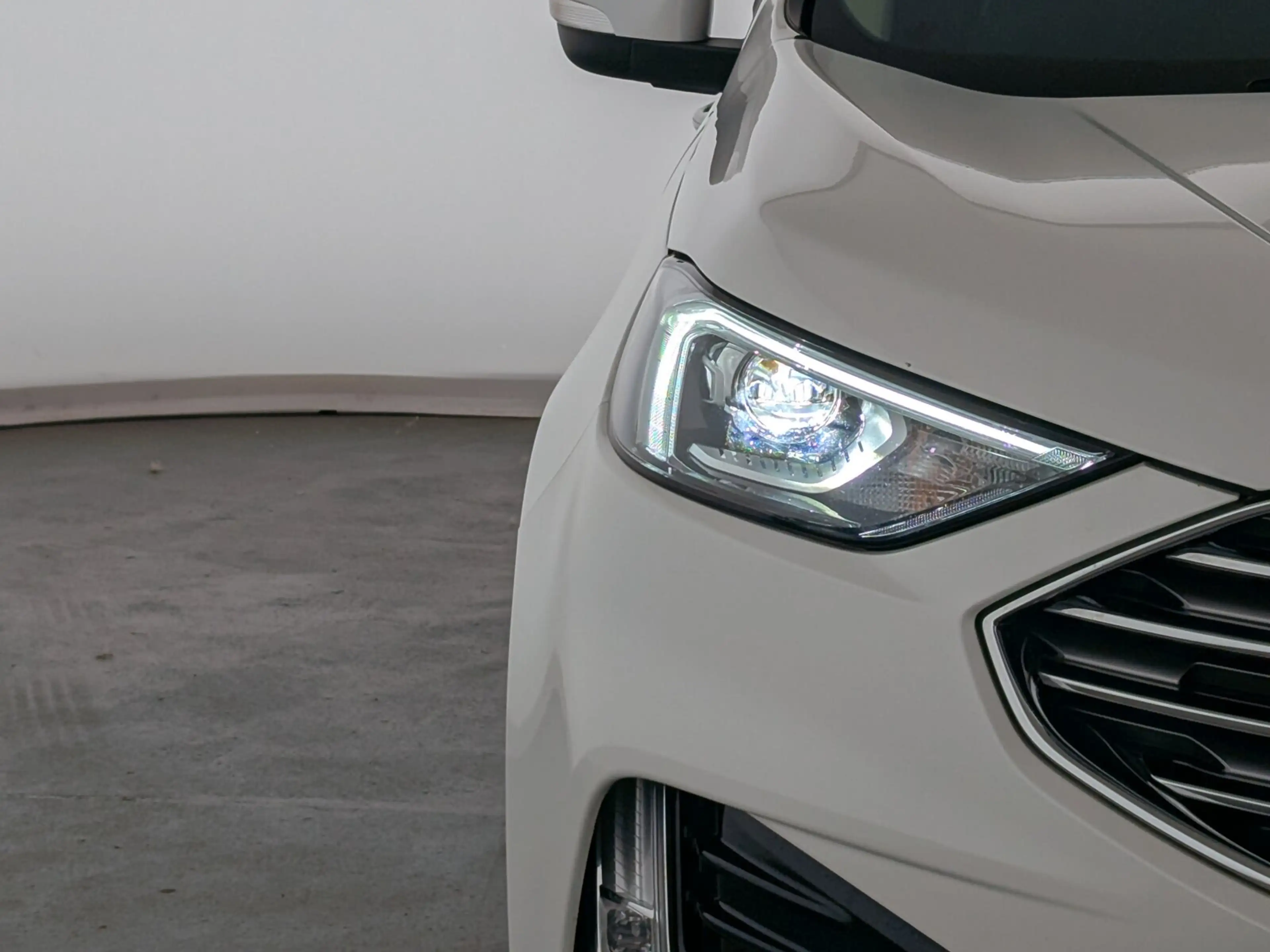 Ford Edge Edge 2.0 TDCi Titanium 4x2 S/S LED+NAVI+SHZ+RFK+ — photo 3