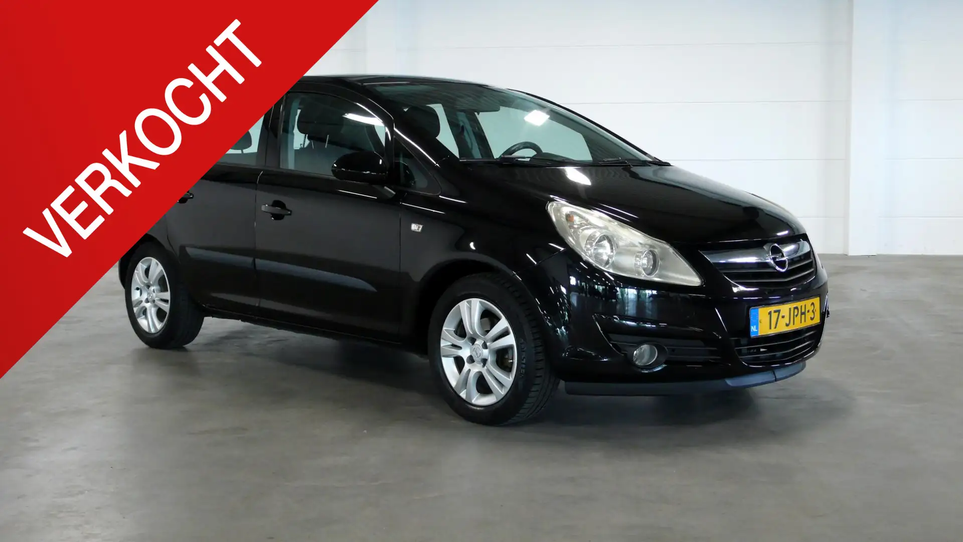 Opel Corsa 1.4-16V Enjoy | Airco | Trekhaak Zwart - 1
