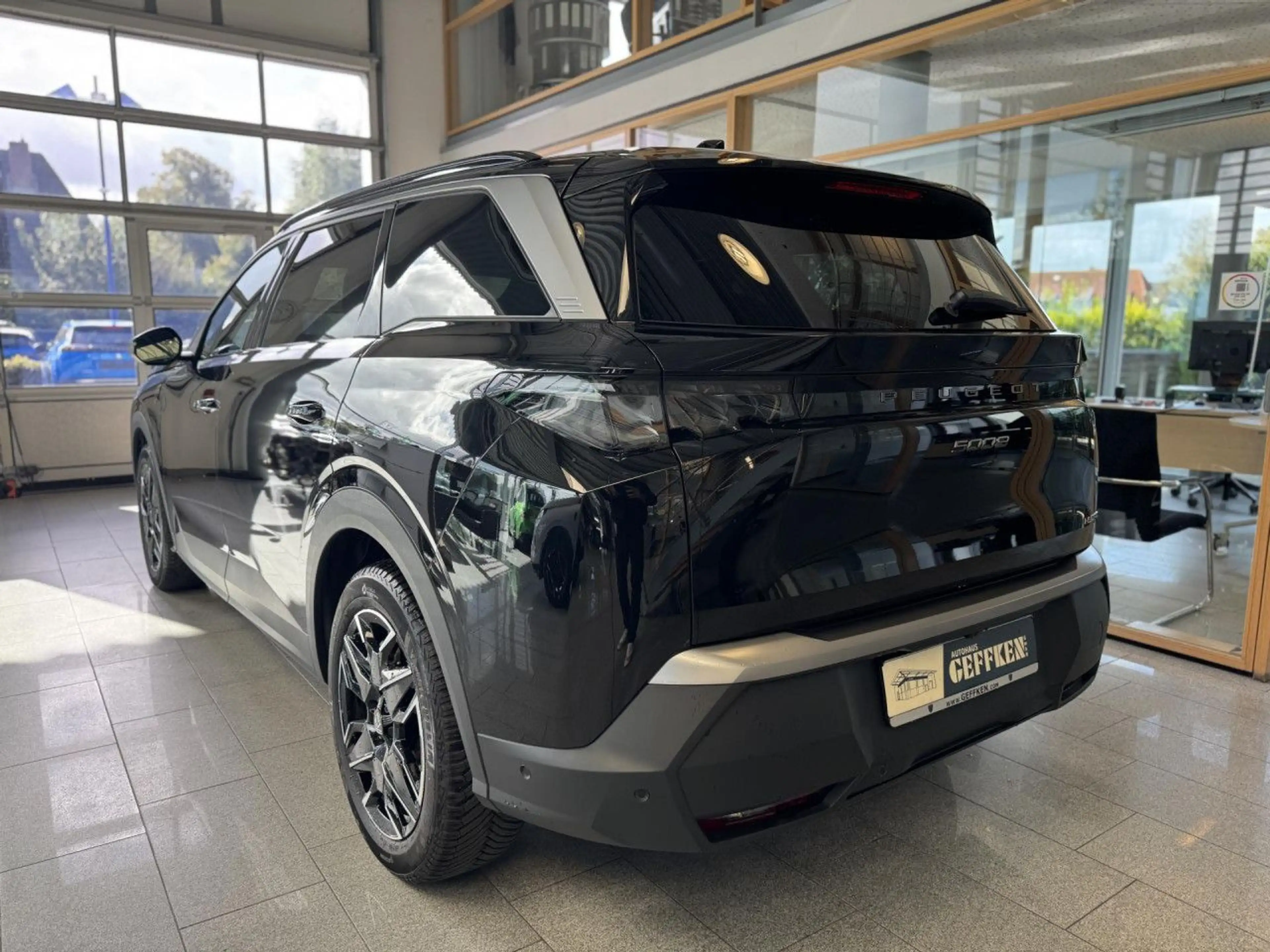 Peugeot 5008 Hybrid 145 GT, 360, ACC! Bluetooth Navi LED — photo 5