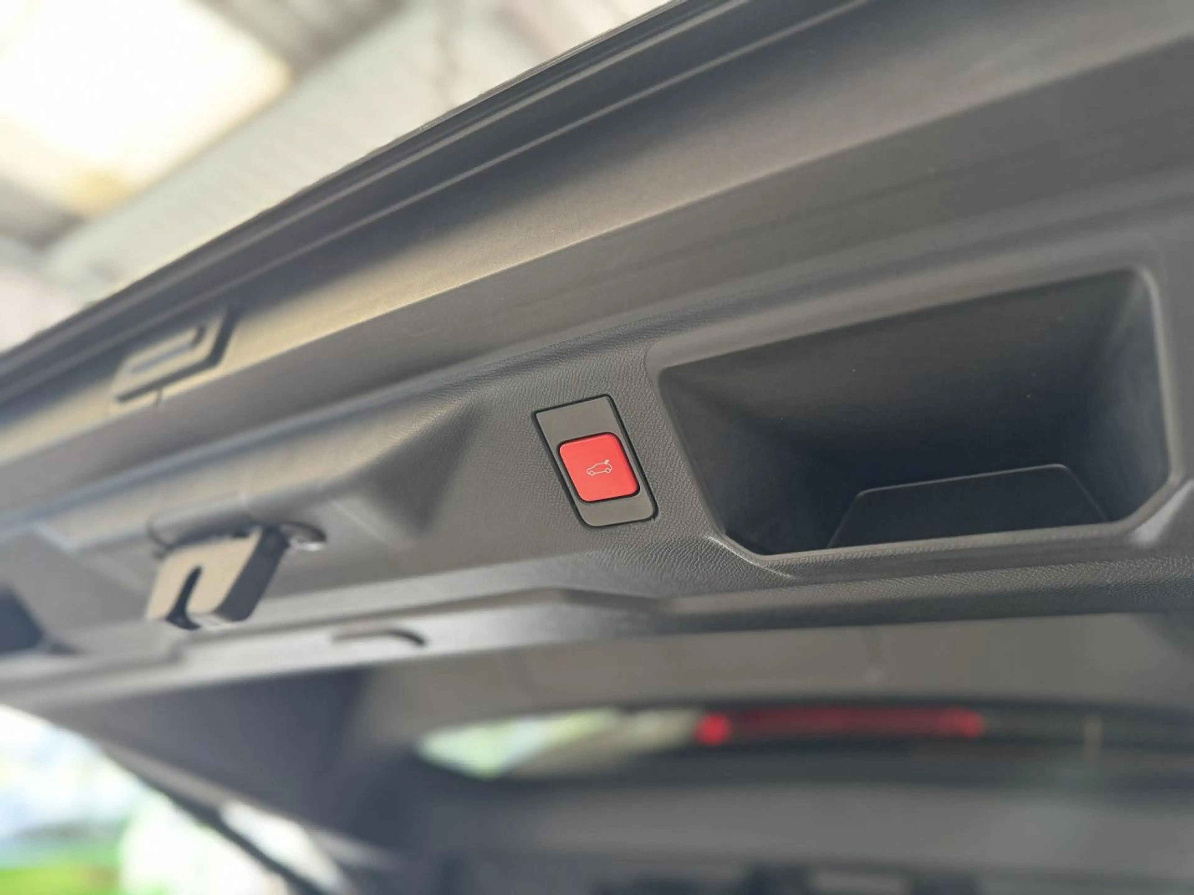 Peugeot 5008 Hybrid 145 GT, 360, ACC! Bluetooth Navi LED — photo 12
