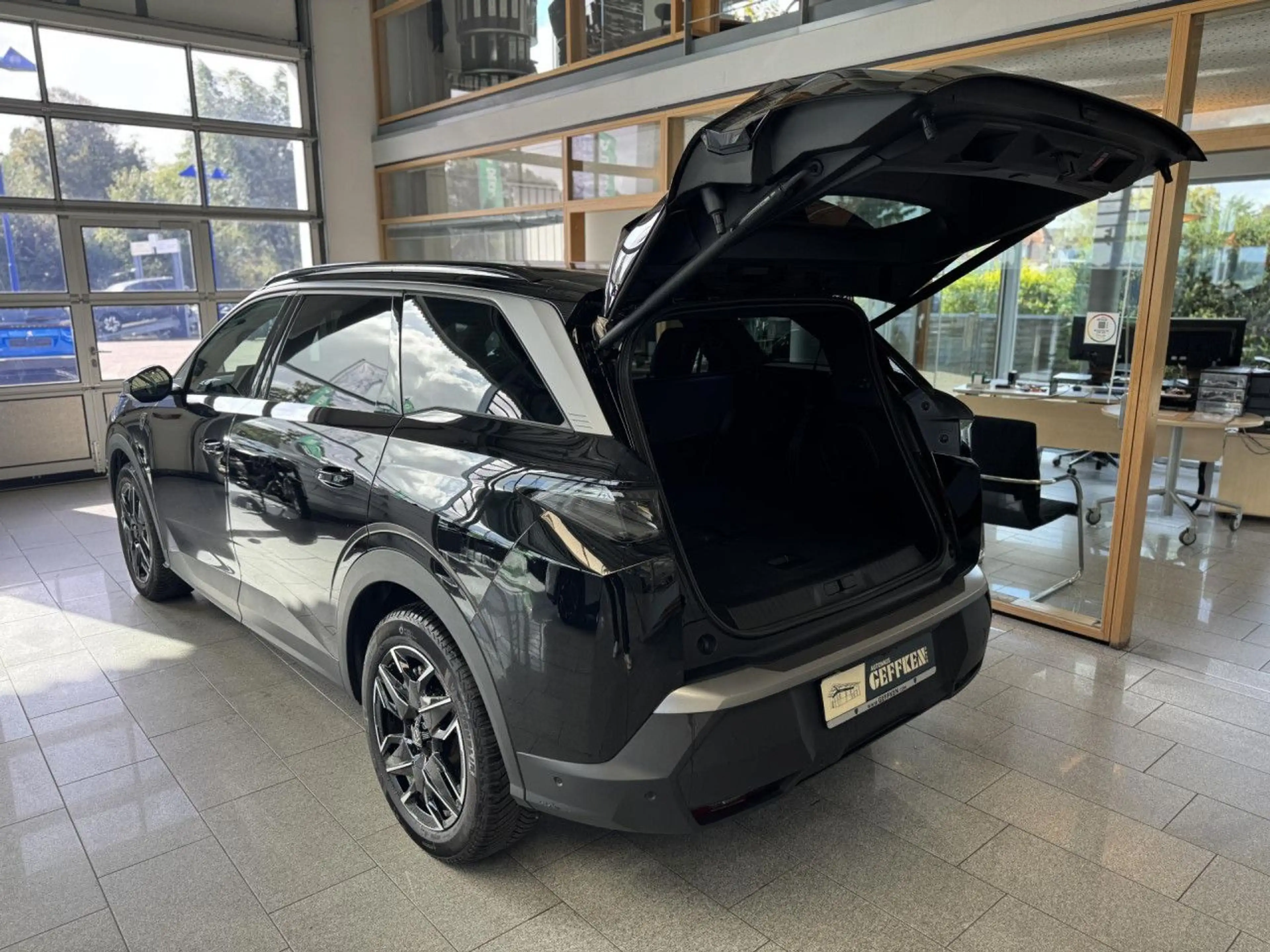 Peugeot 5008 Hybrid 145 GT, 360, ACC! Bluetooth Navi LED — photo 9