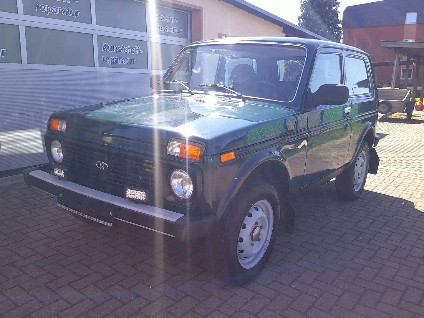 Lada Niva TÜV Neu Anhängerkupplung nur 57551 Kilometer Vert - 2