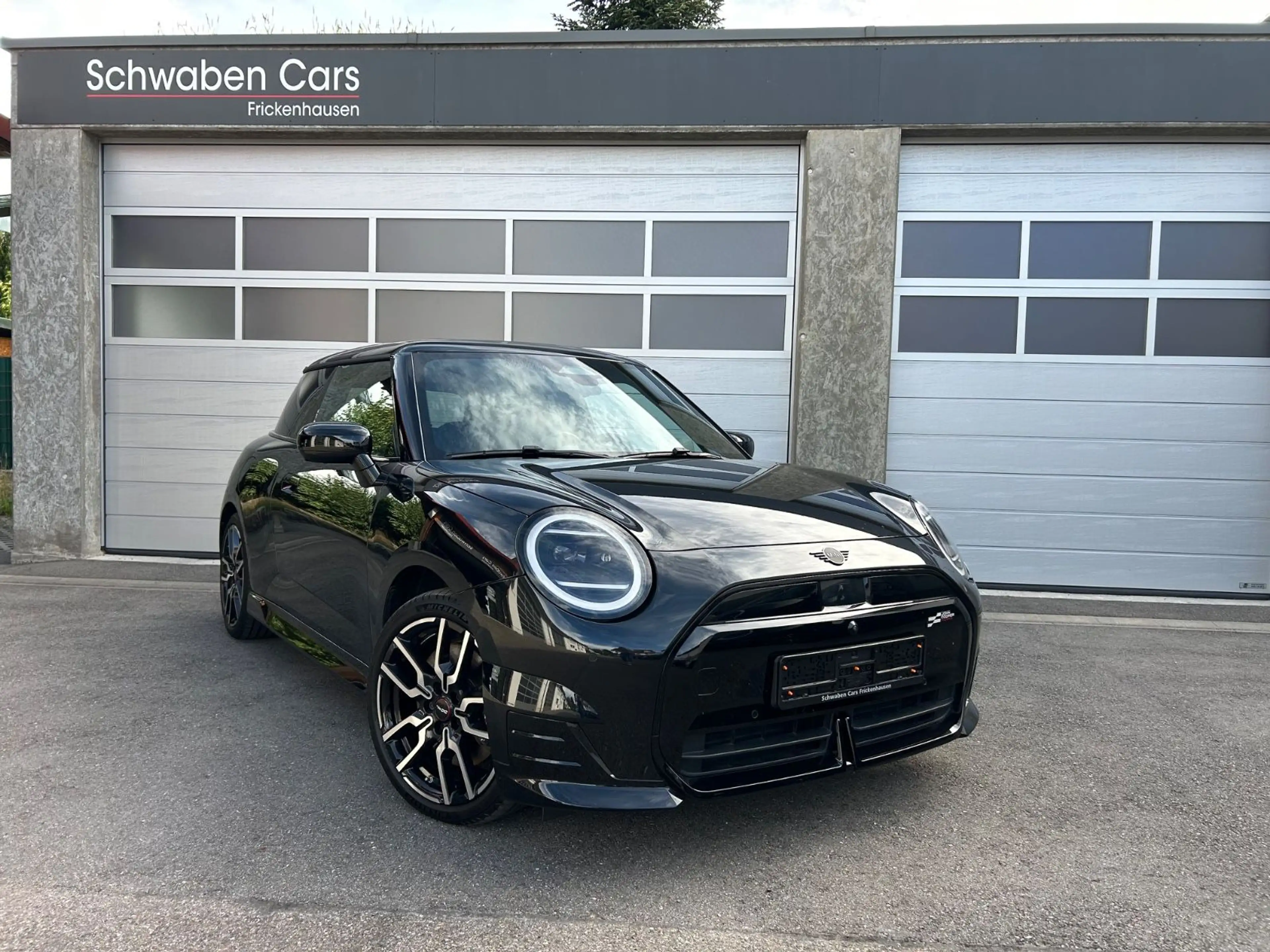 MINI Cooper SE JOHN COOPER WORKS XL HUD H&K ACC Pano — photo 12