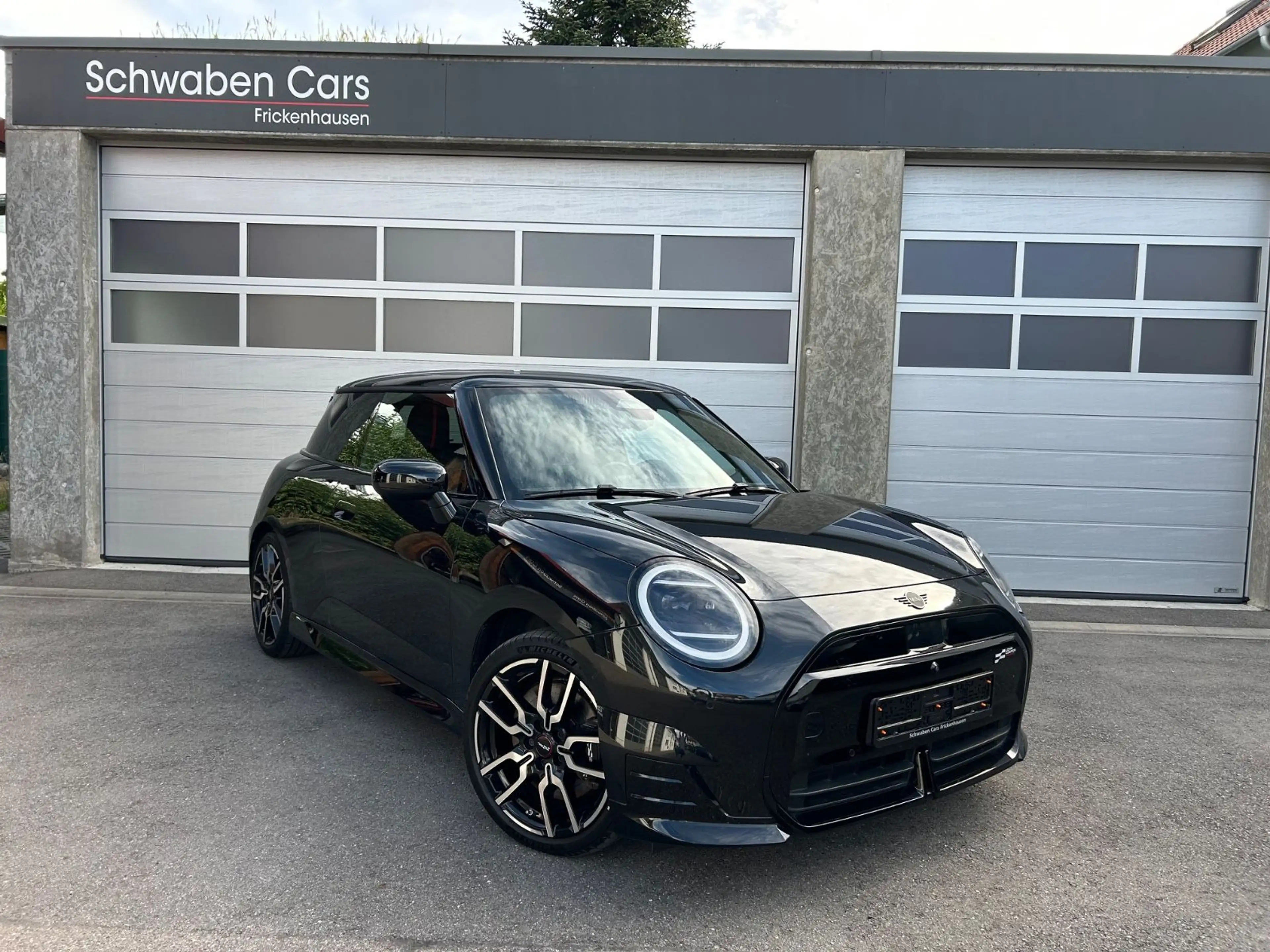 MINI Cooper SE JOHN COOPER WORKS XL HUD H&K ACC Pano — photo 9