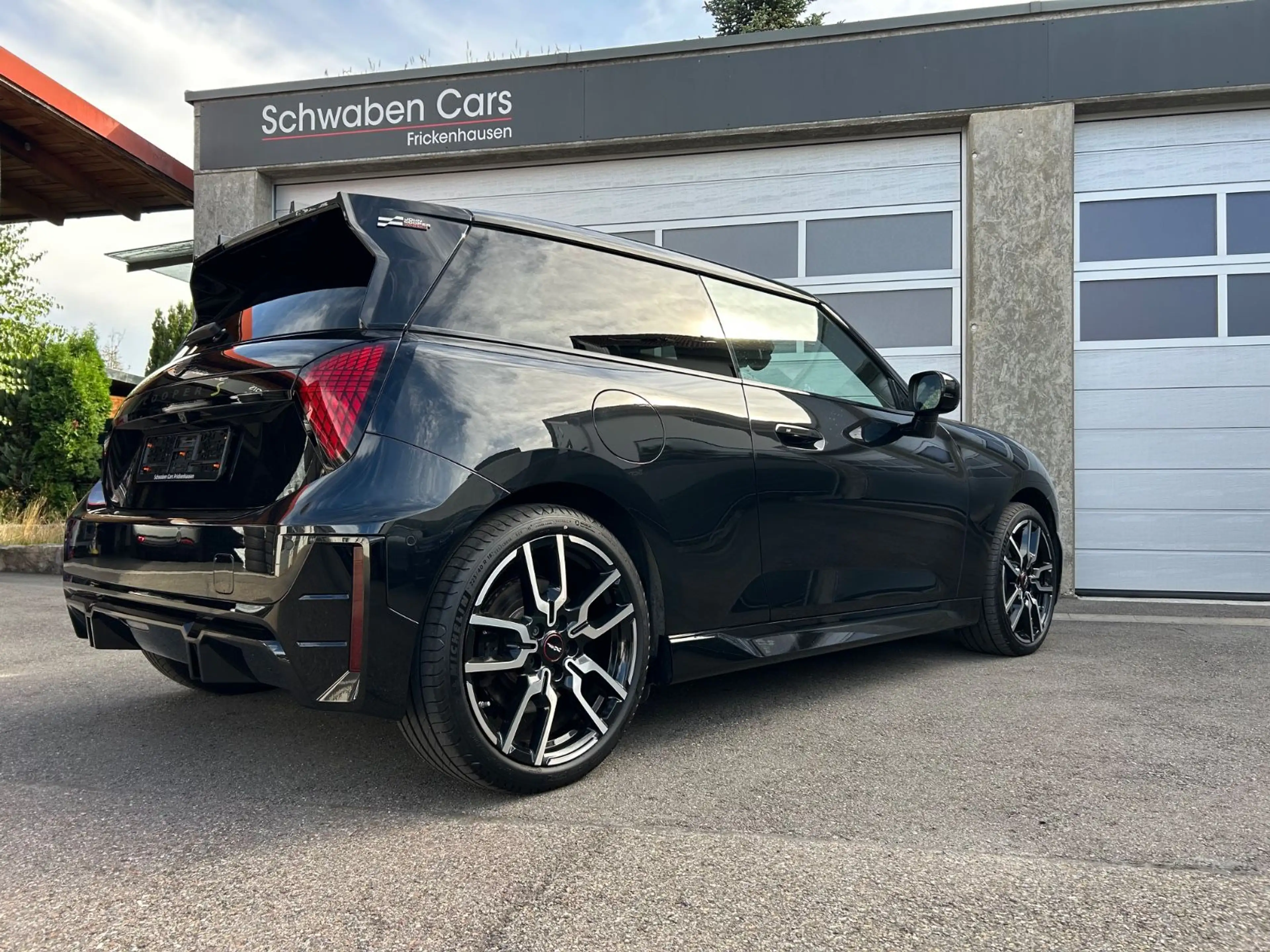 MINI Cooper SE JOHN COOPER WORKS XL HUD H&K ACC Pano — photo 13