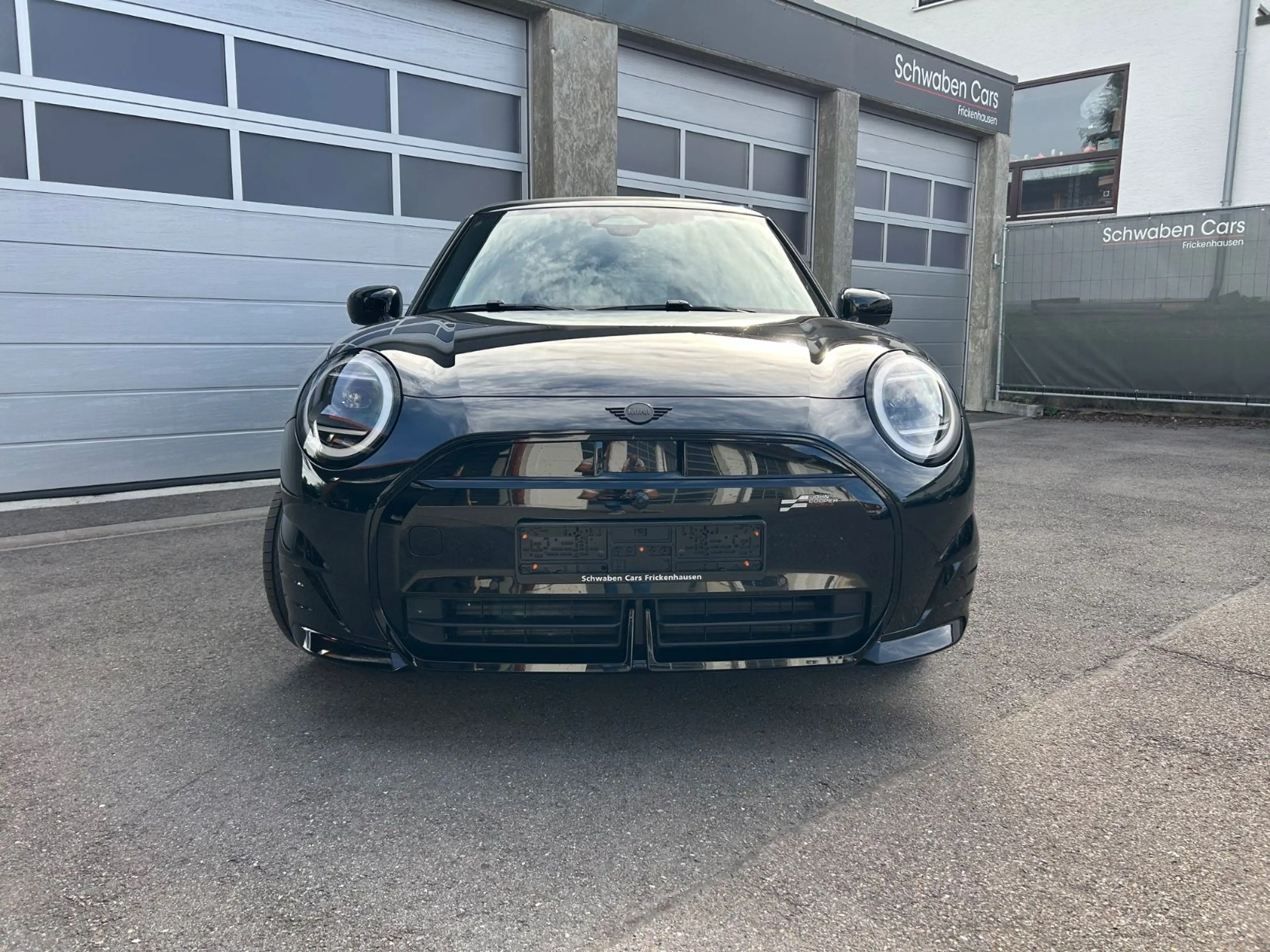 MINI Cooper SE JOHN COOPER WORKS XL HUD H&K ACC Pano — photo 6